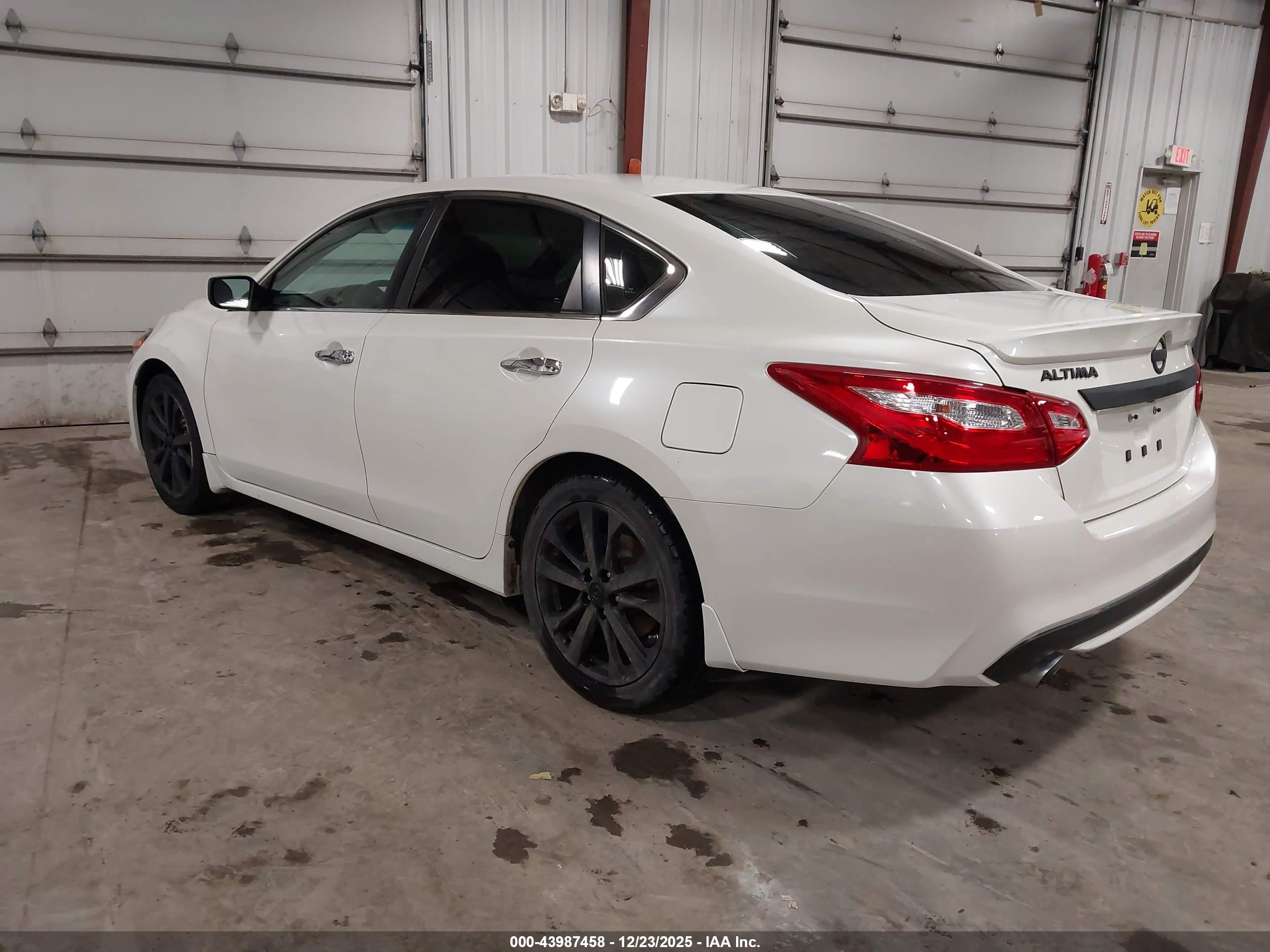 NISSAN ALTIMA image 3