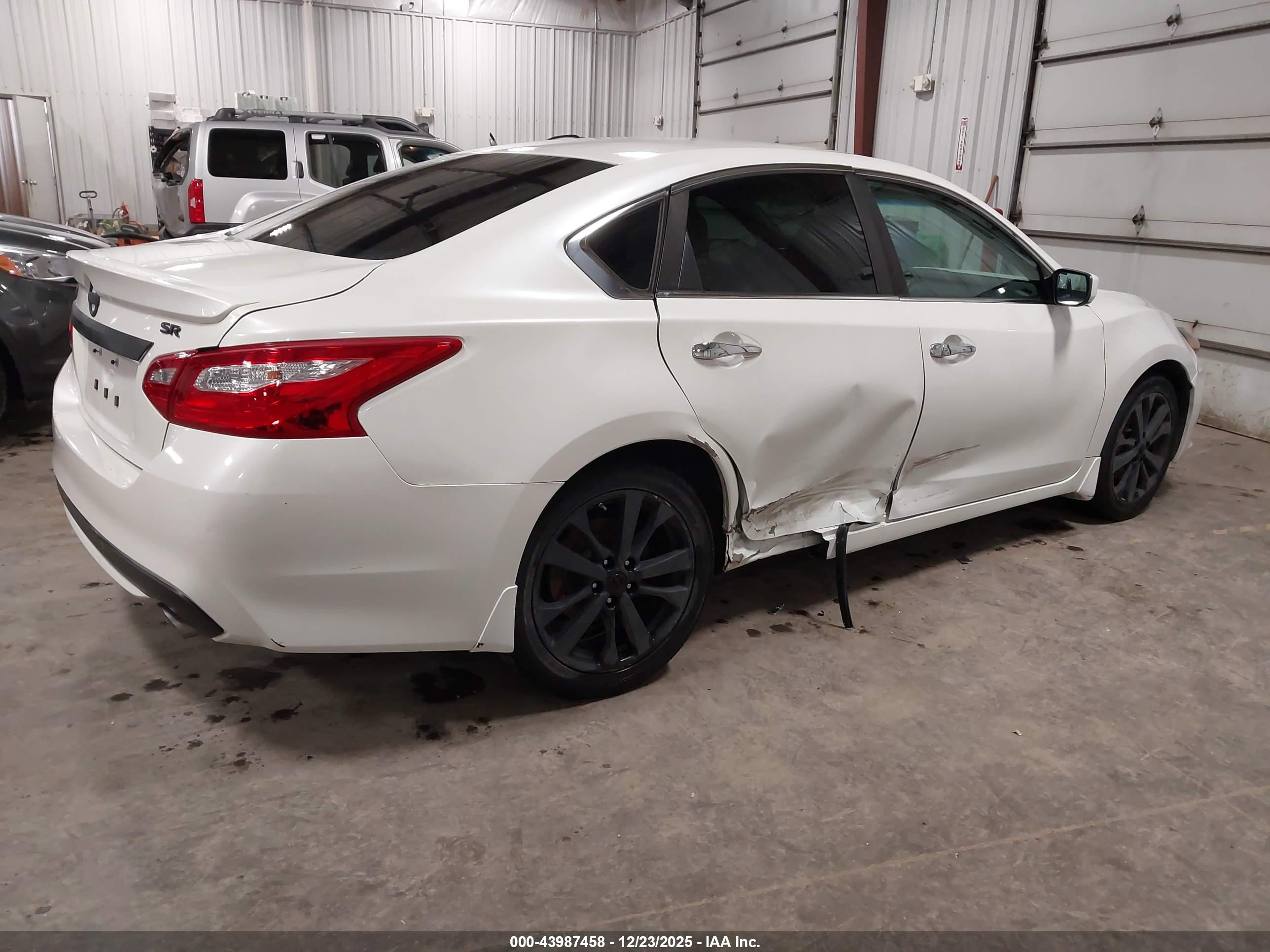 NISSAN ALTIMA image 4