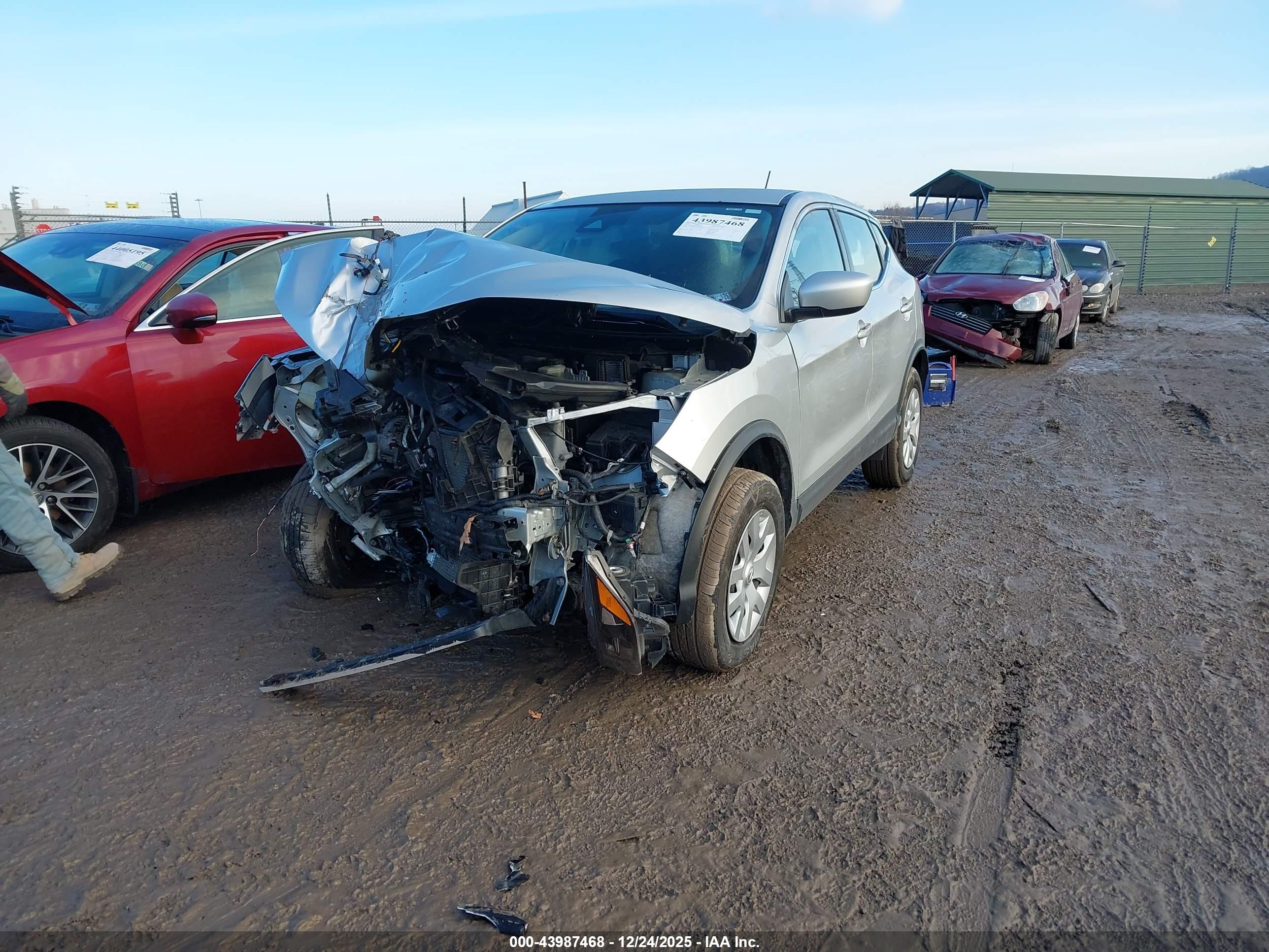 NISSAN ROGUE image 2