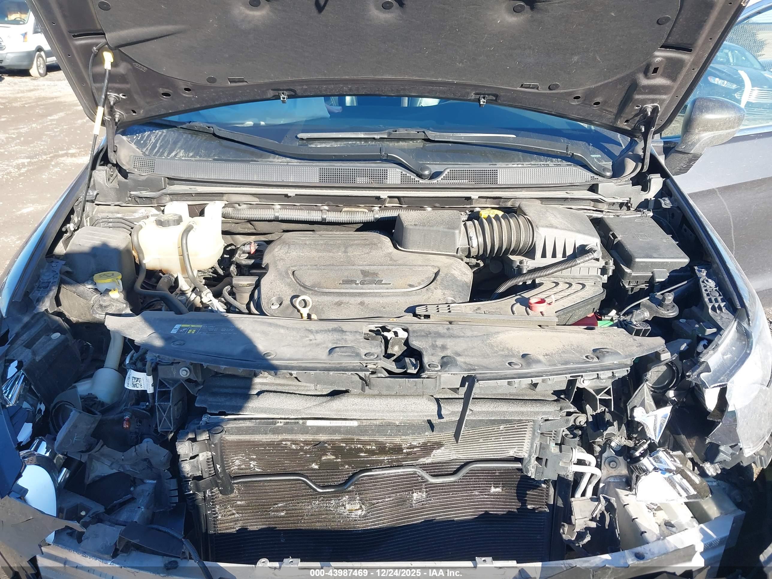 CHRYSLER VOYAGER image 10