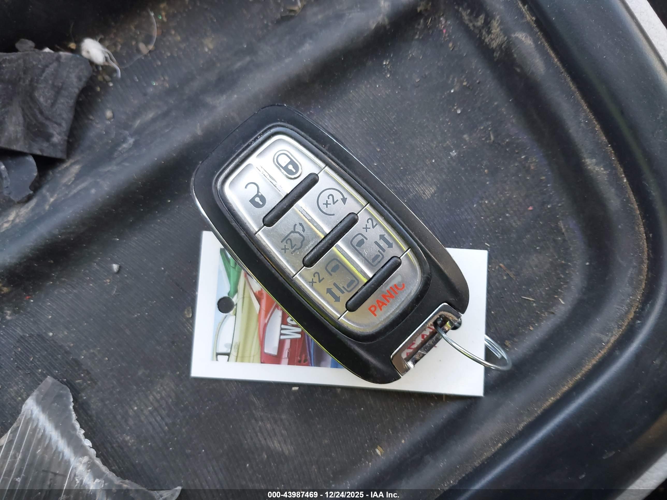 CHRYSLER VOYAGER image 11