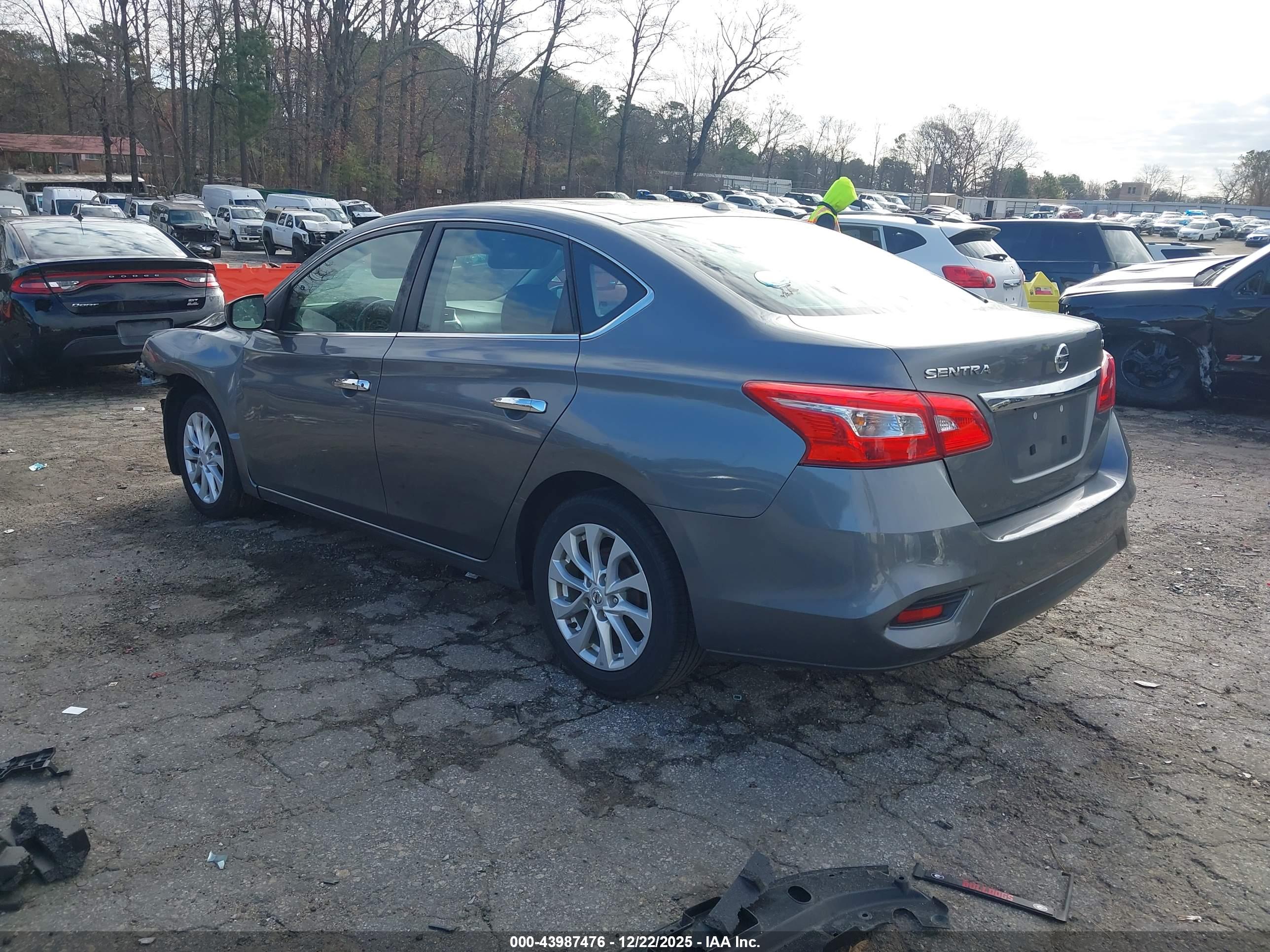 NISSAN SENTRA image 3