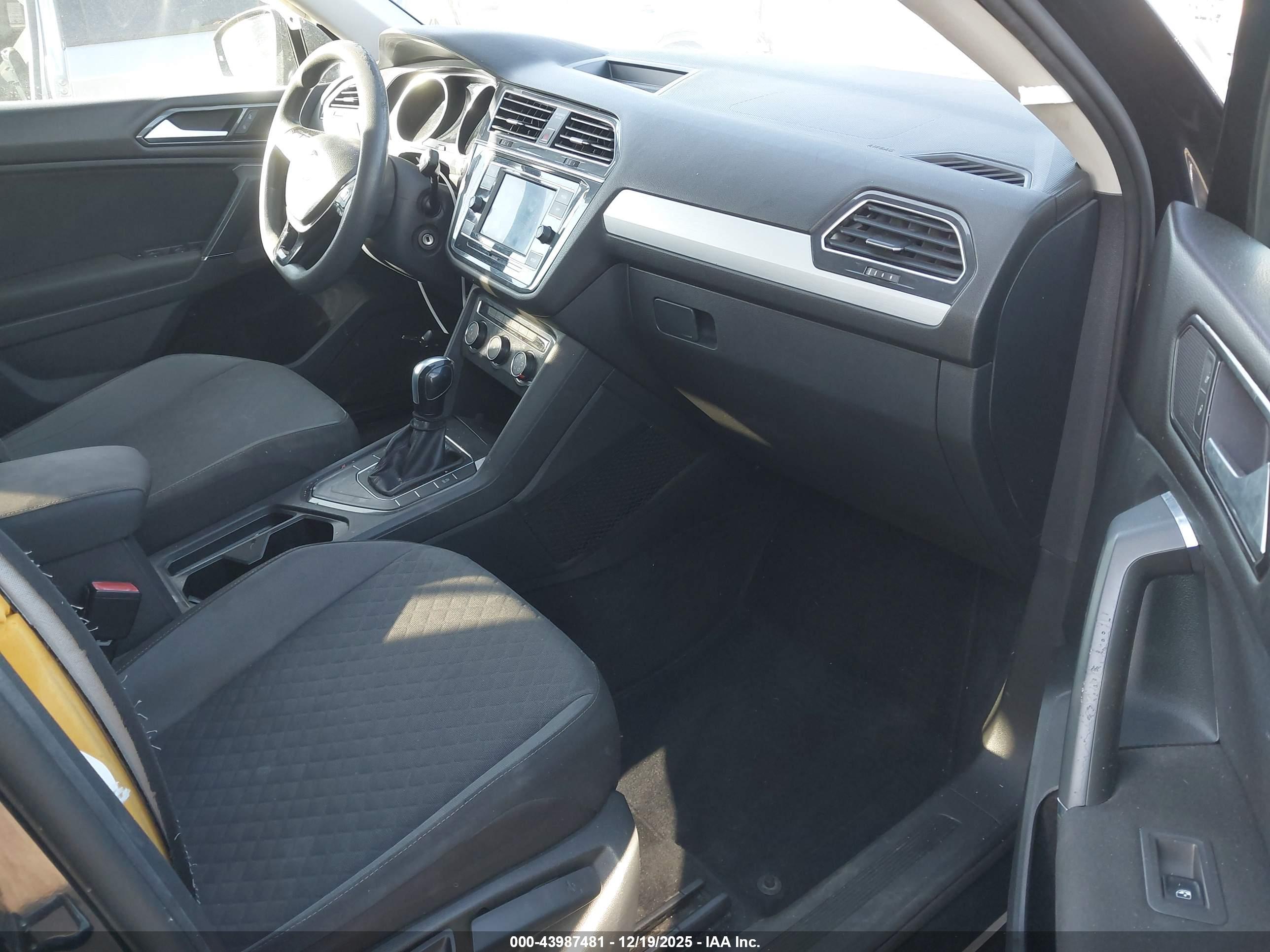 VOLKSWAGEN TIGUAN image 5