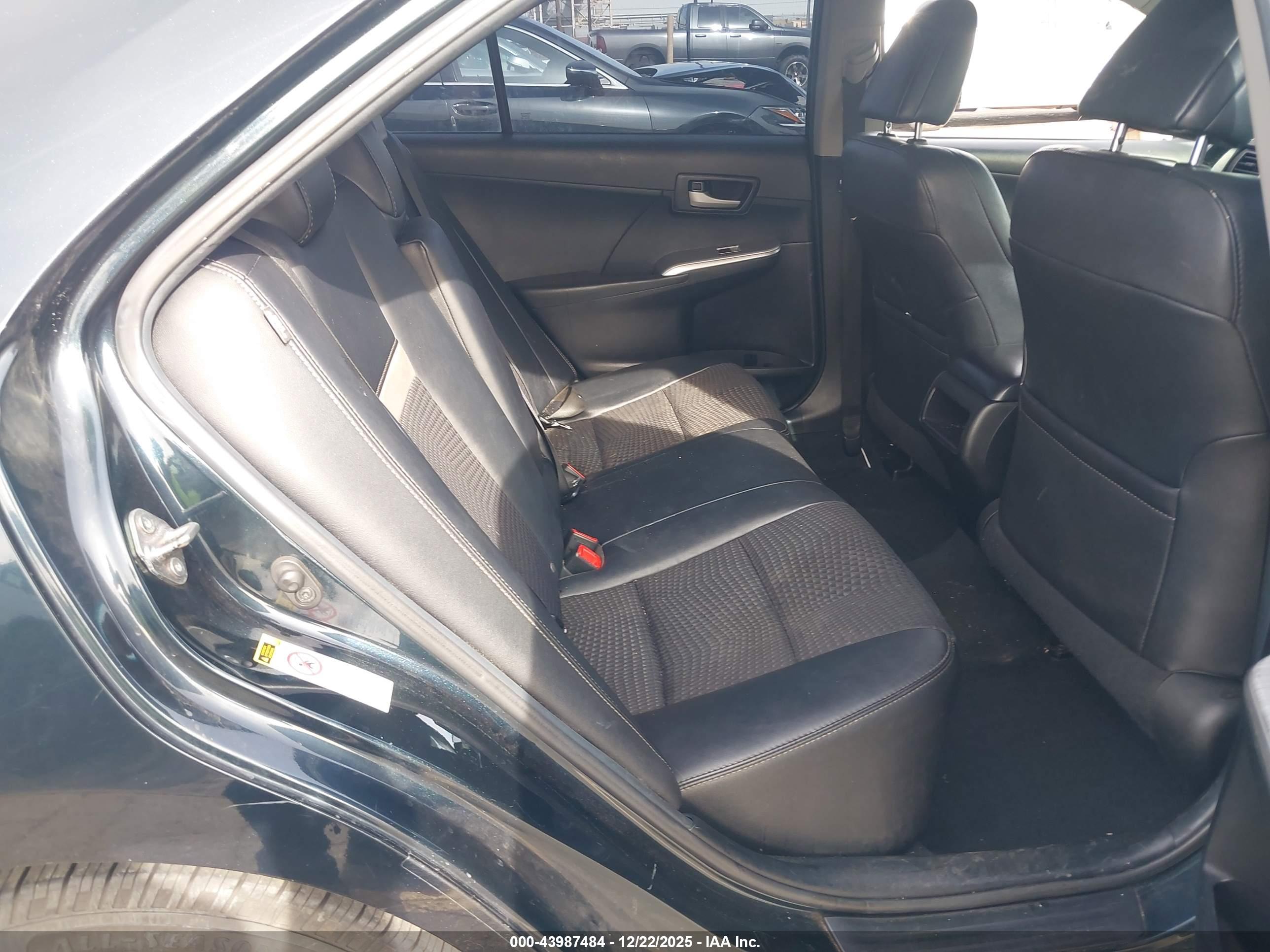 TOYOTA CAMRY image 8