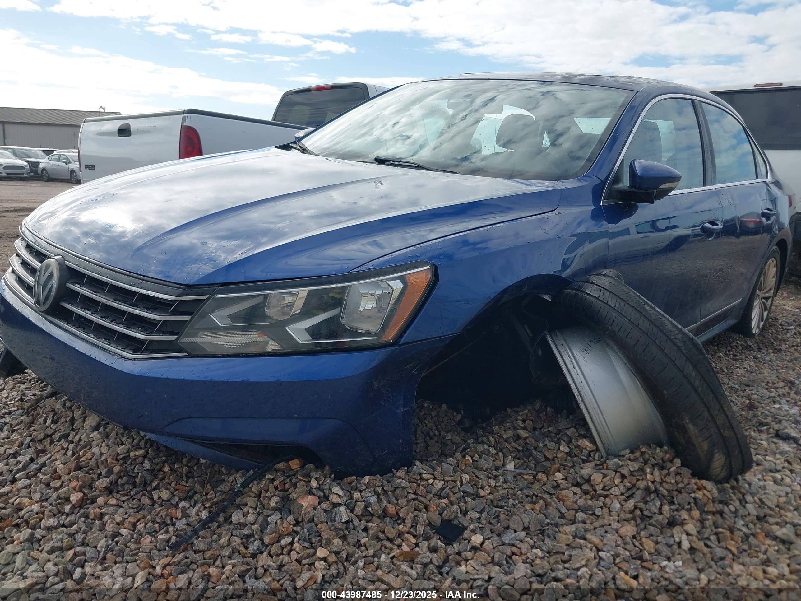 VOLKSWAGEN PASSAT image 6