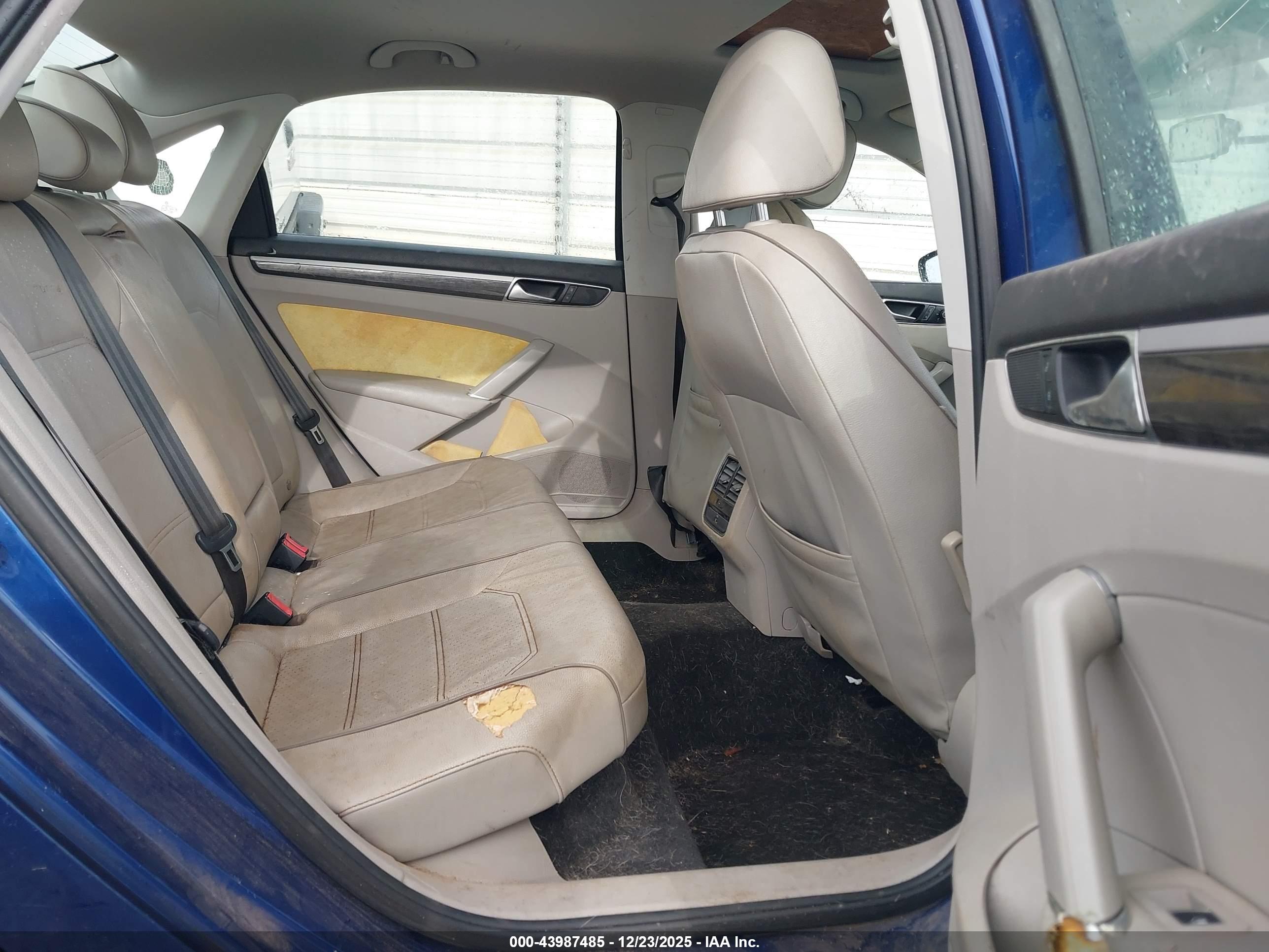 VOLKSWAGEN PASSAT image 8