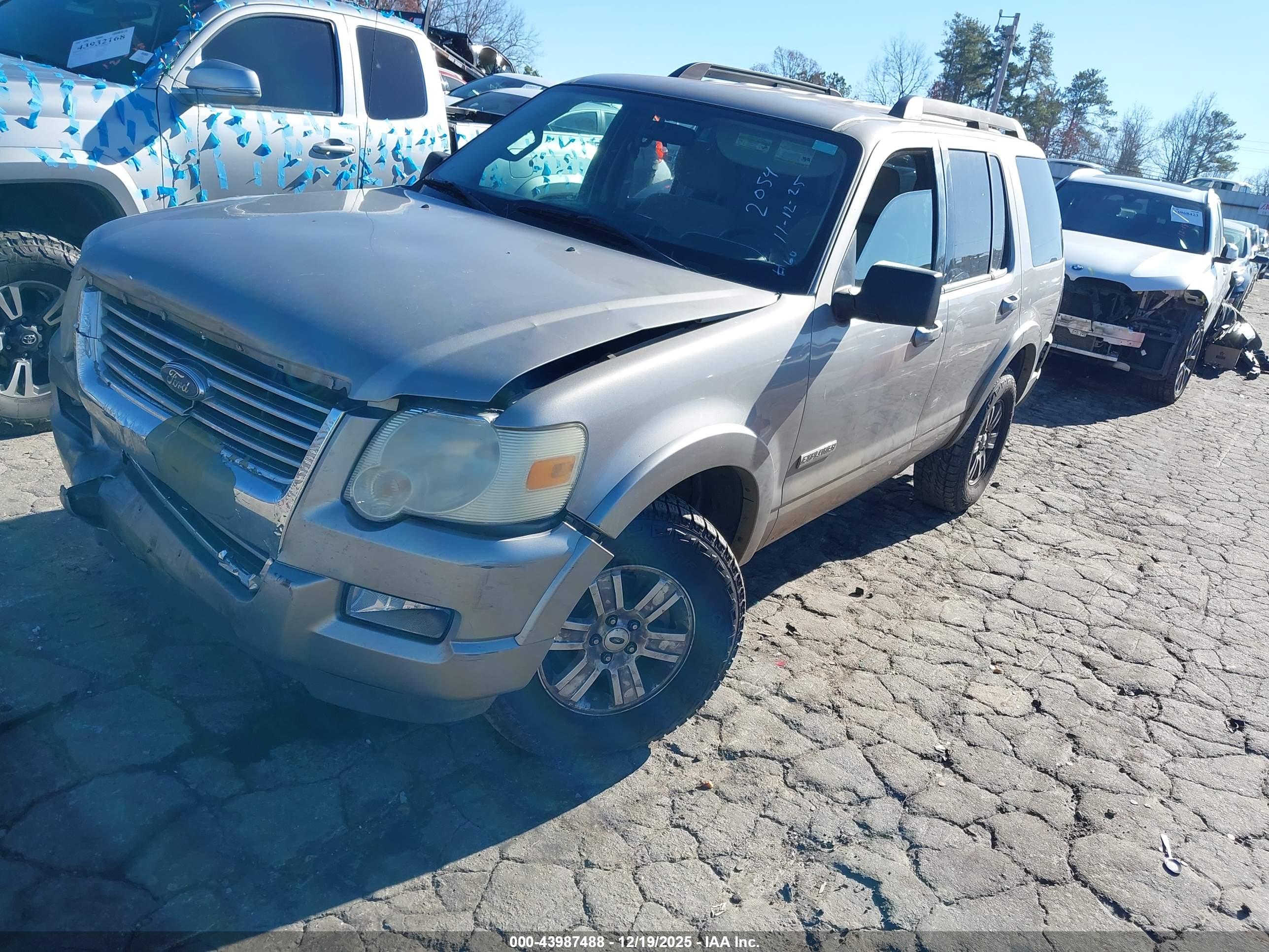 FORD EXPLORER image 2