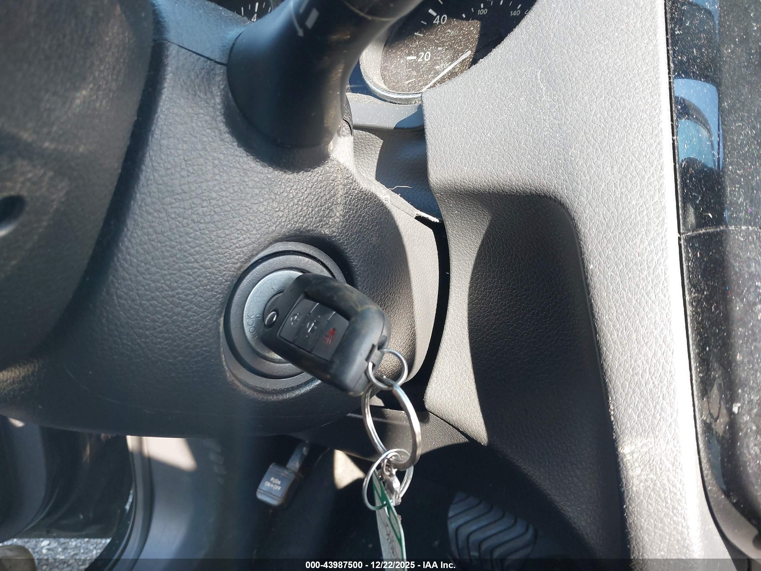 NISSAN ROGUE image 11
