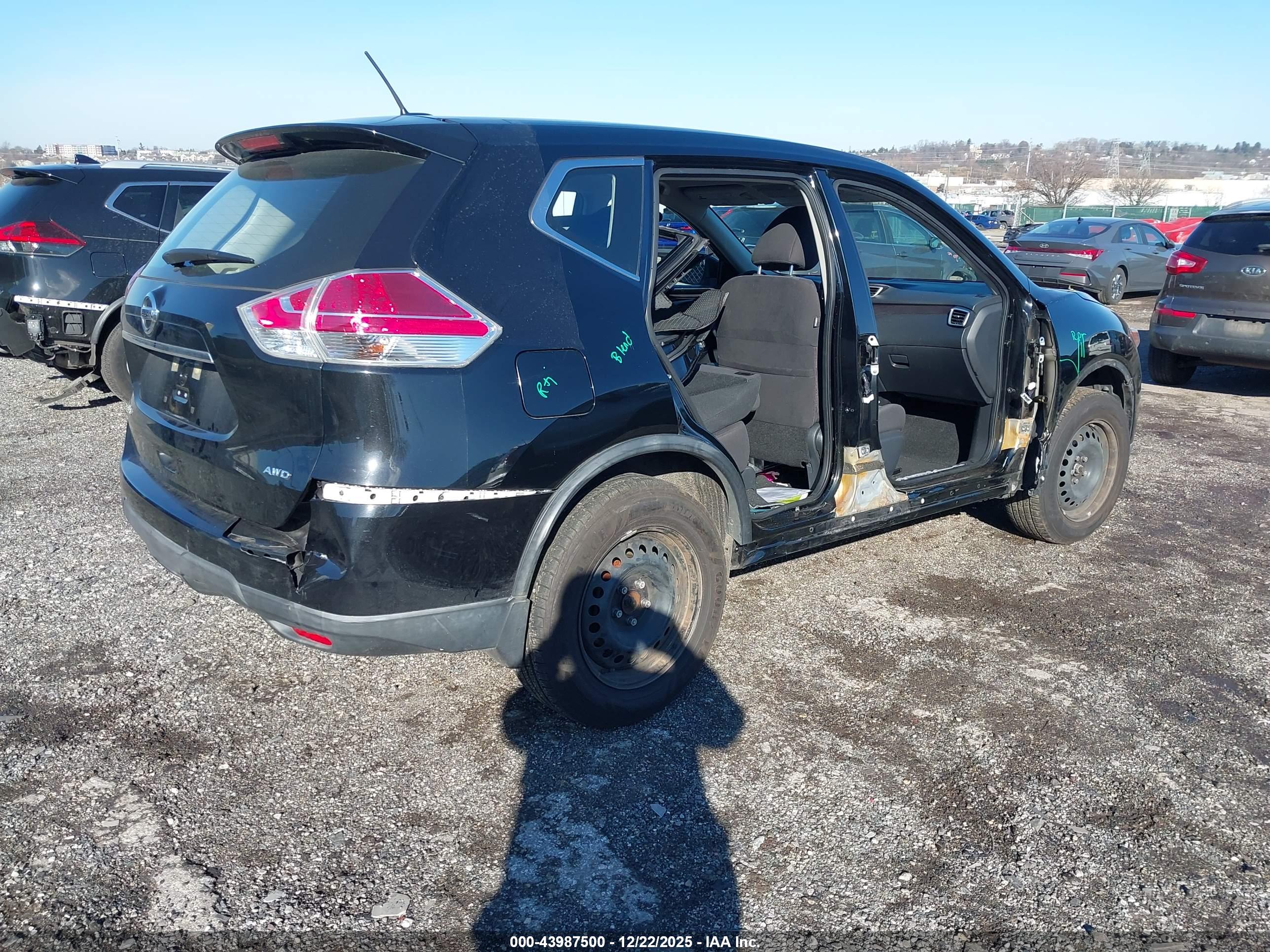 NISSAN ROGUE image 4