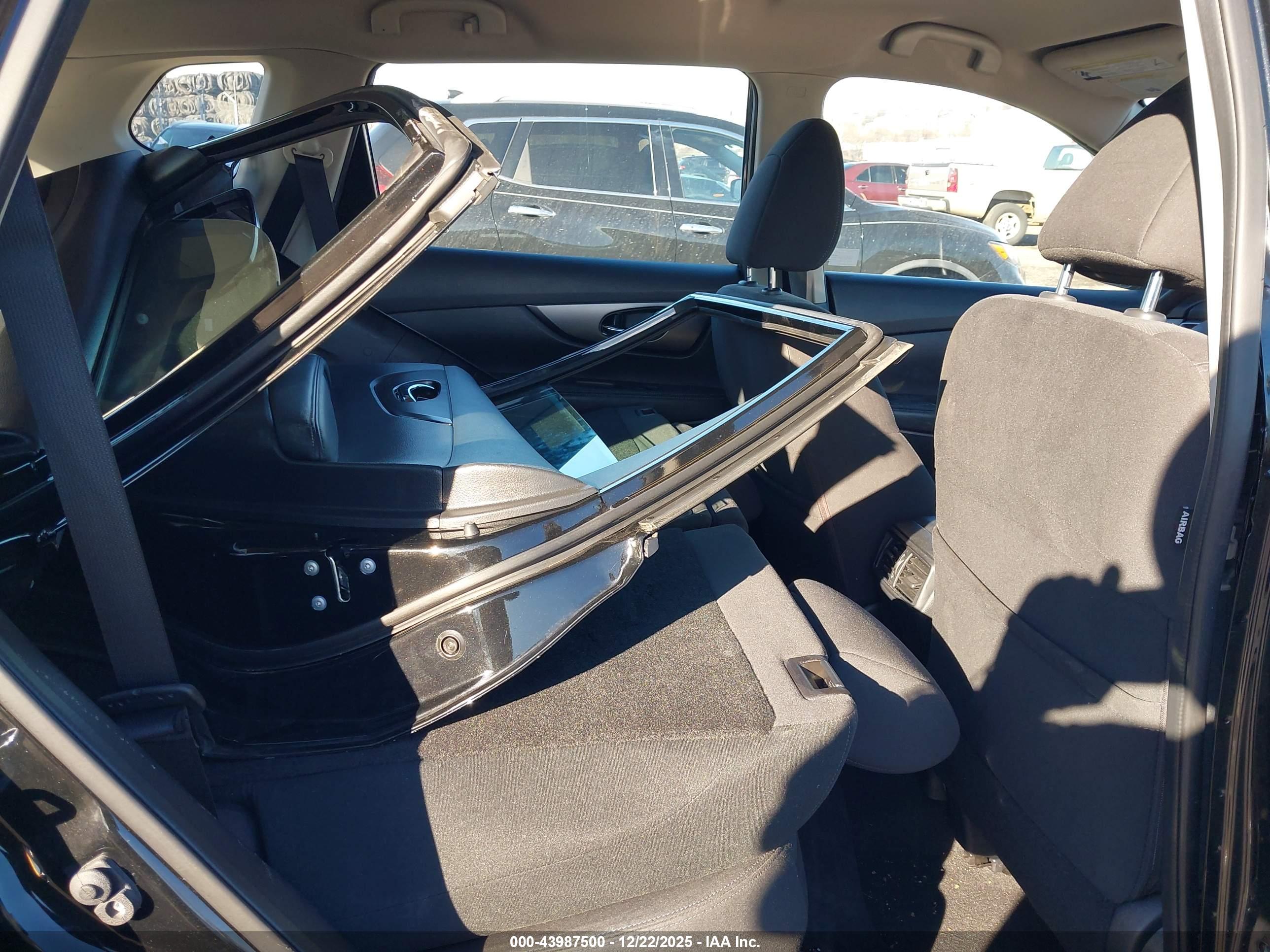 NISSAN ROGUE image 8