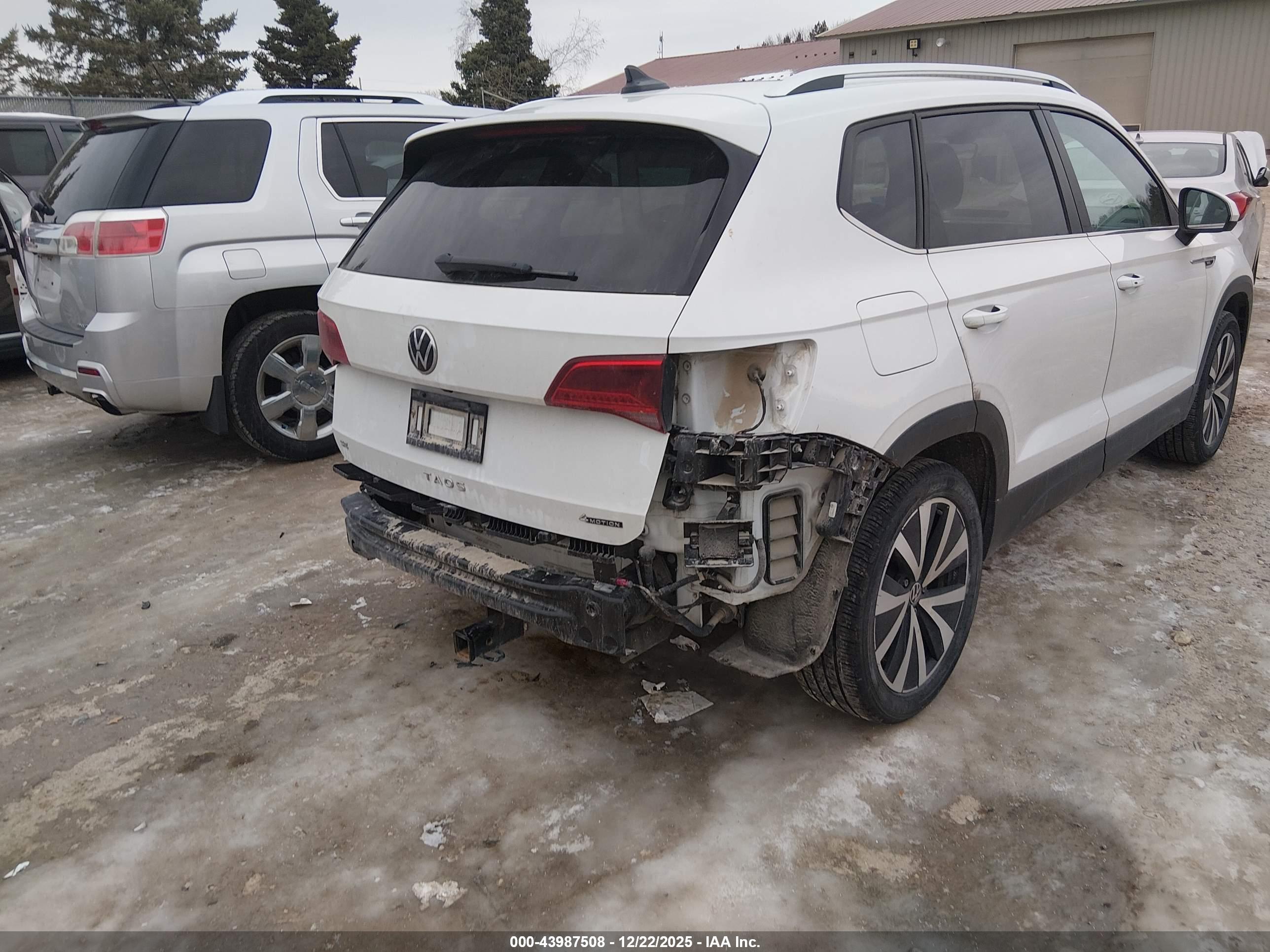 VOLKSWAGEN TAOS image 6