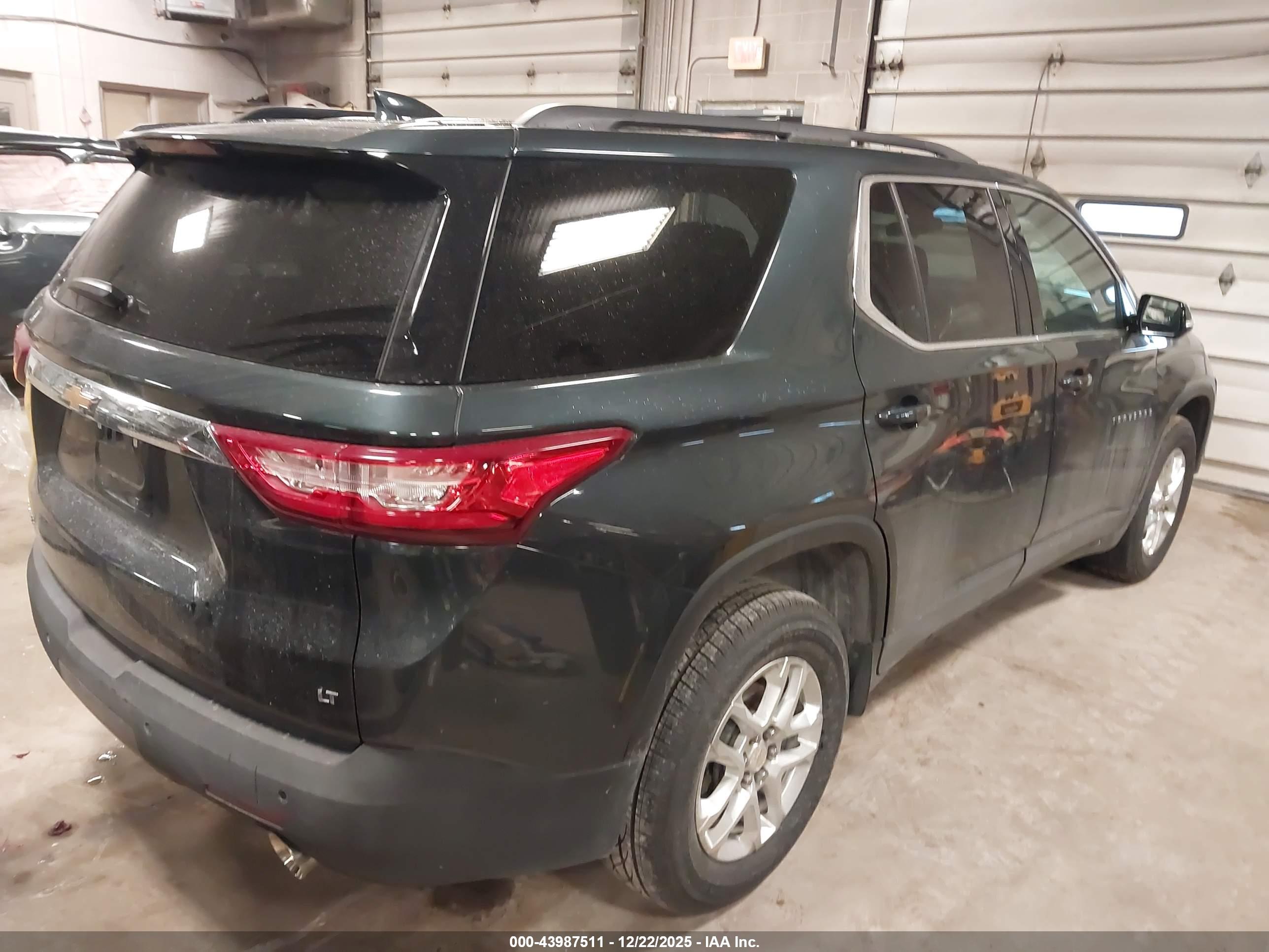 CHEVROLET TRAVERSE image 4