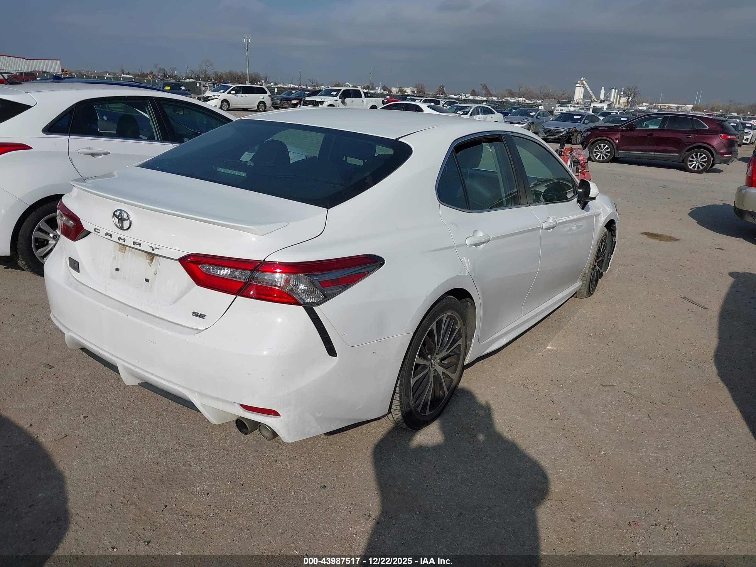 TOYOTA CAMRY image 4