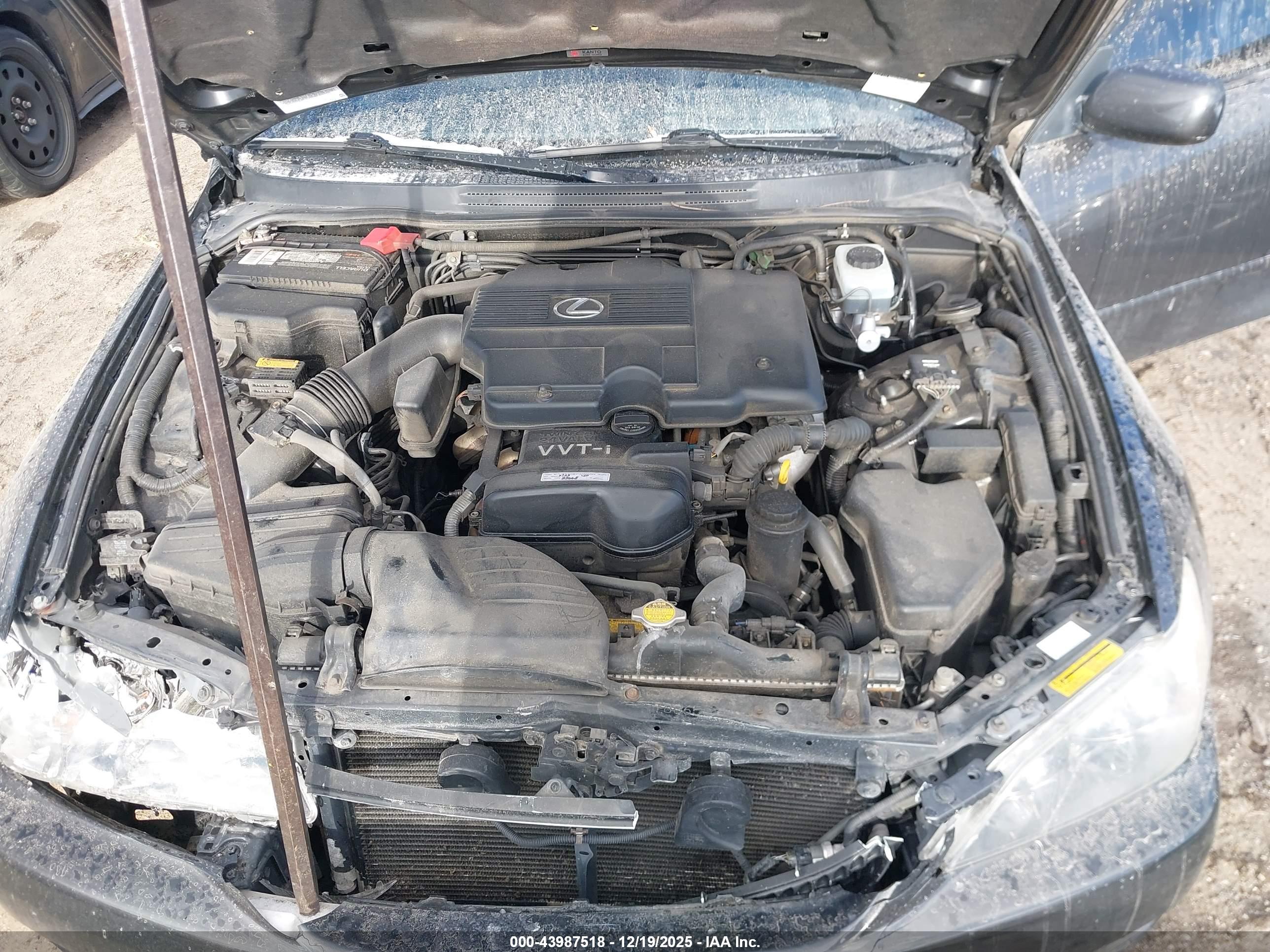 LEXUS IS image 10