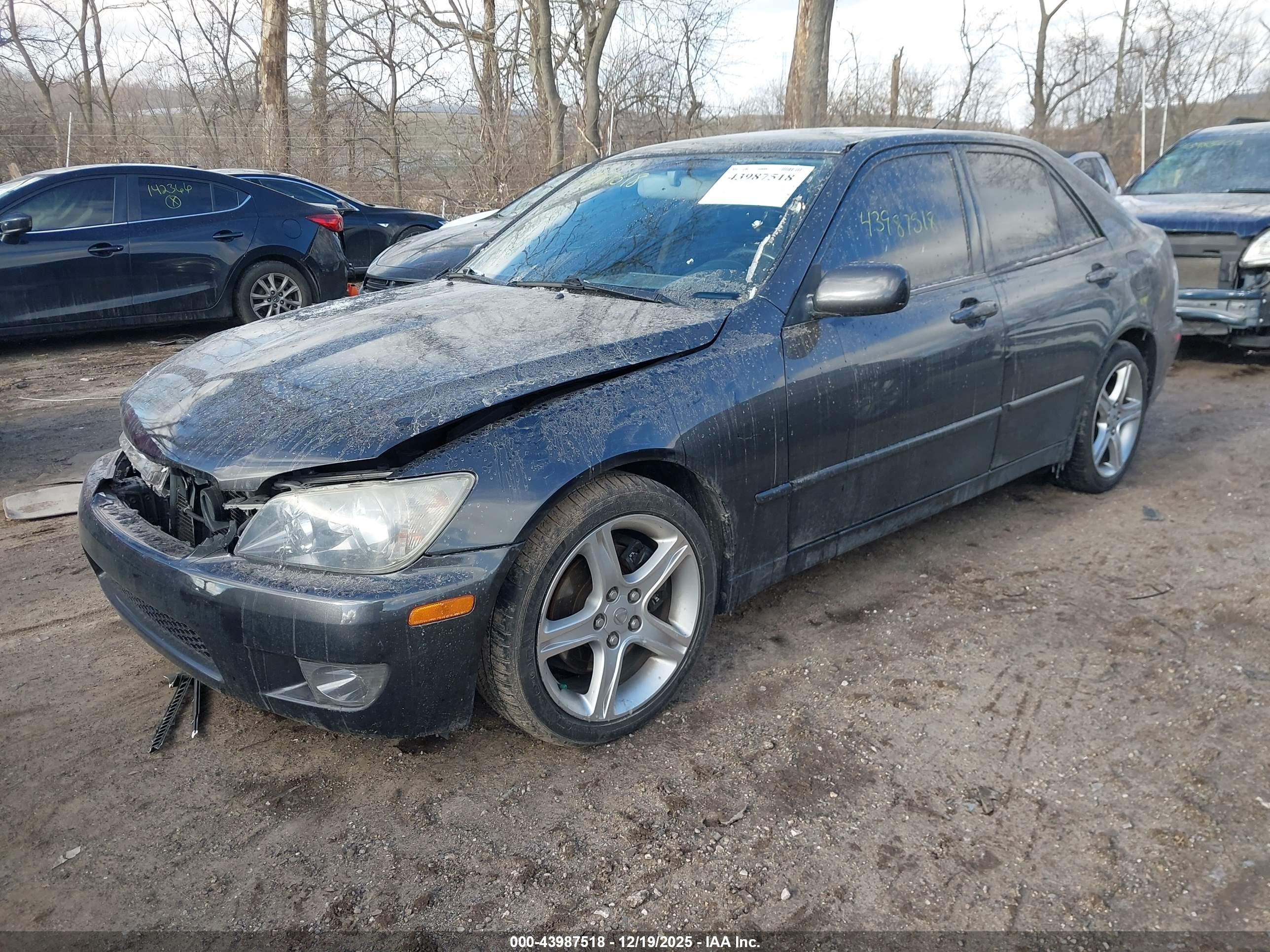 LEXUS IS image 2