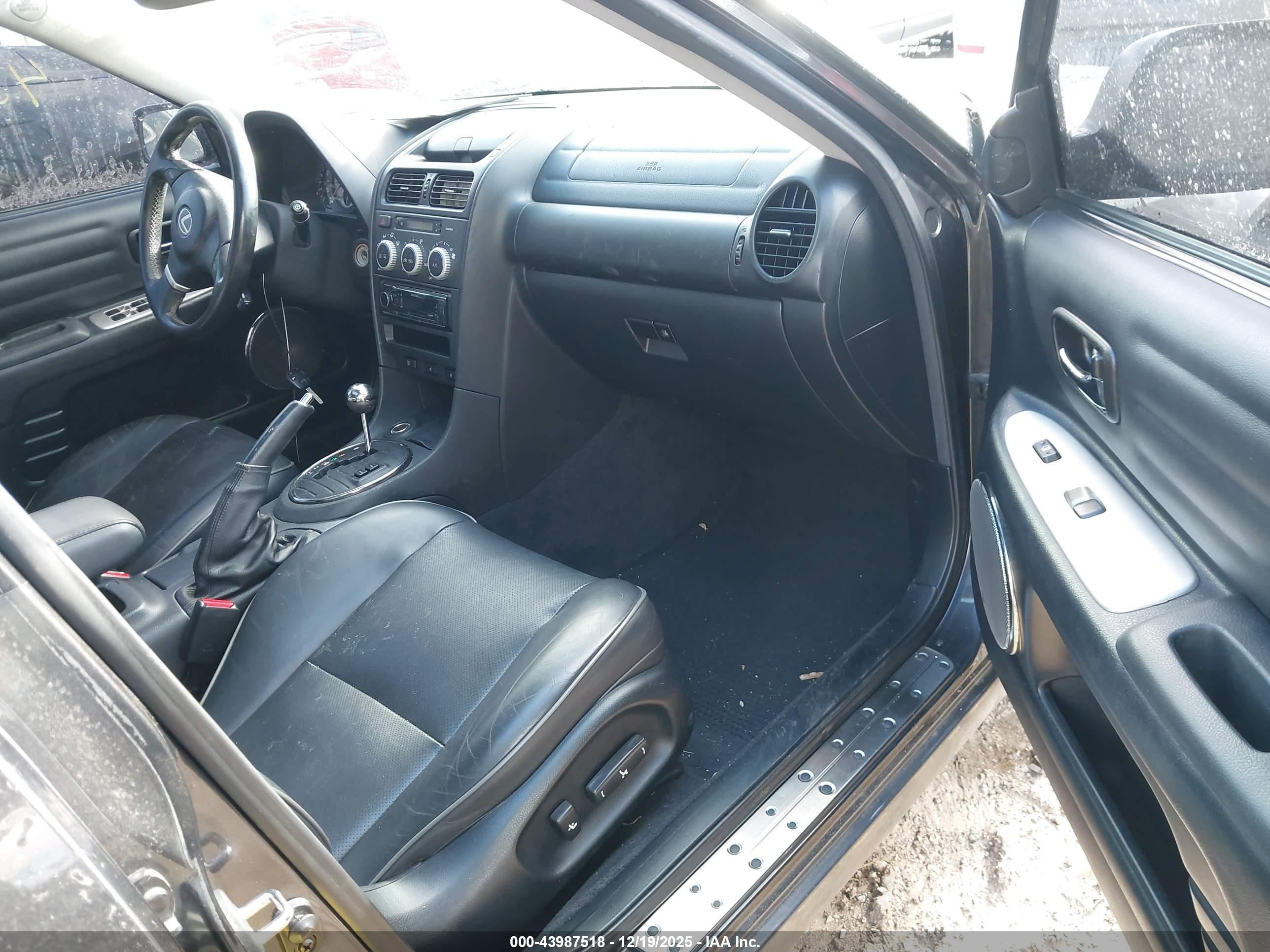 LEXUS IS image 5