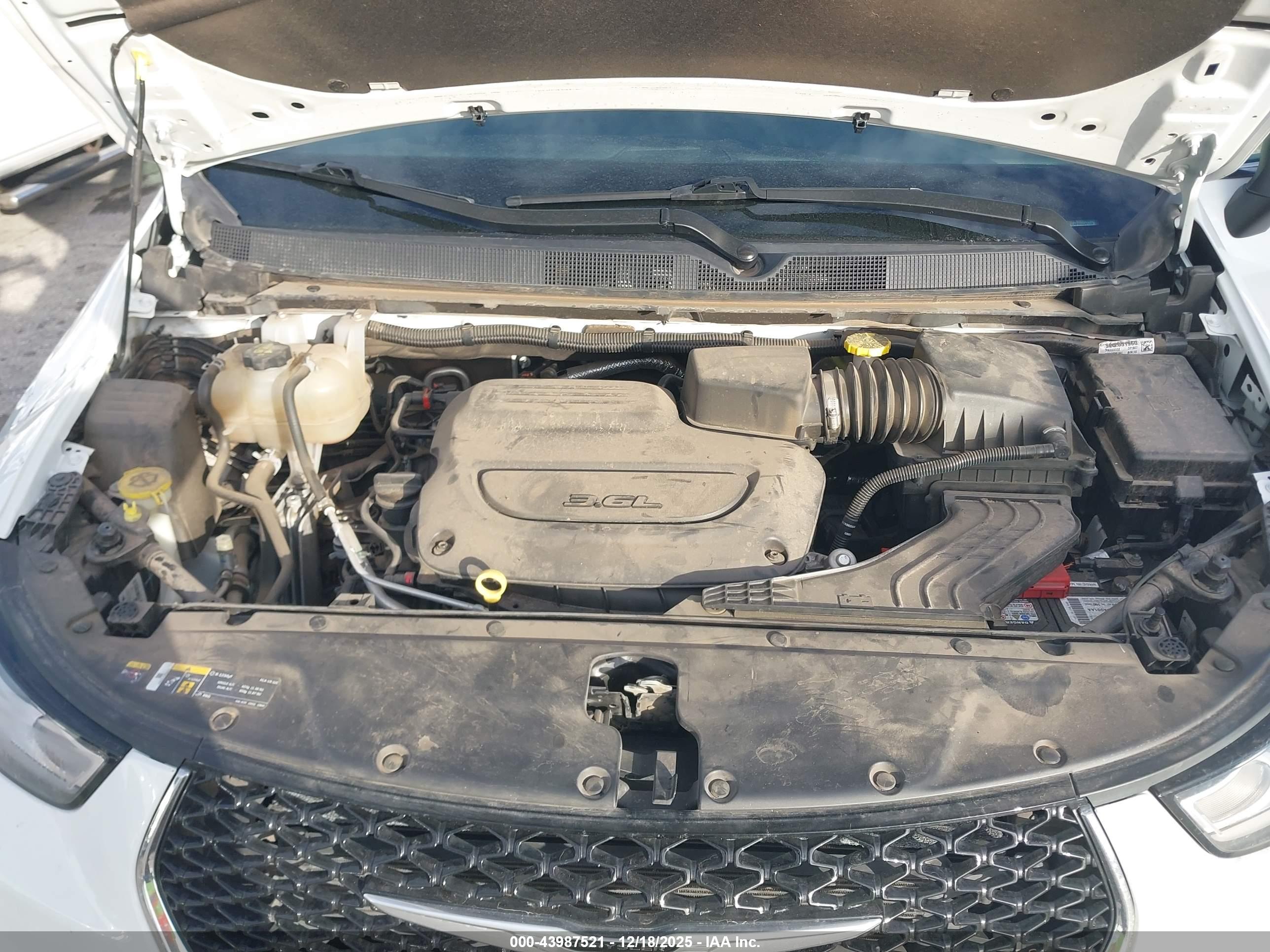 CHRYSLER PACIFICA image 10