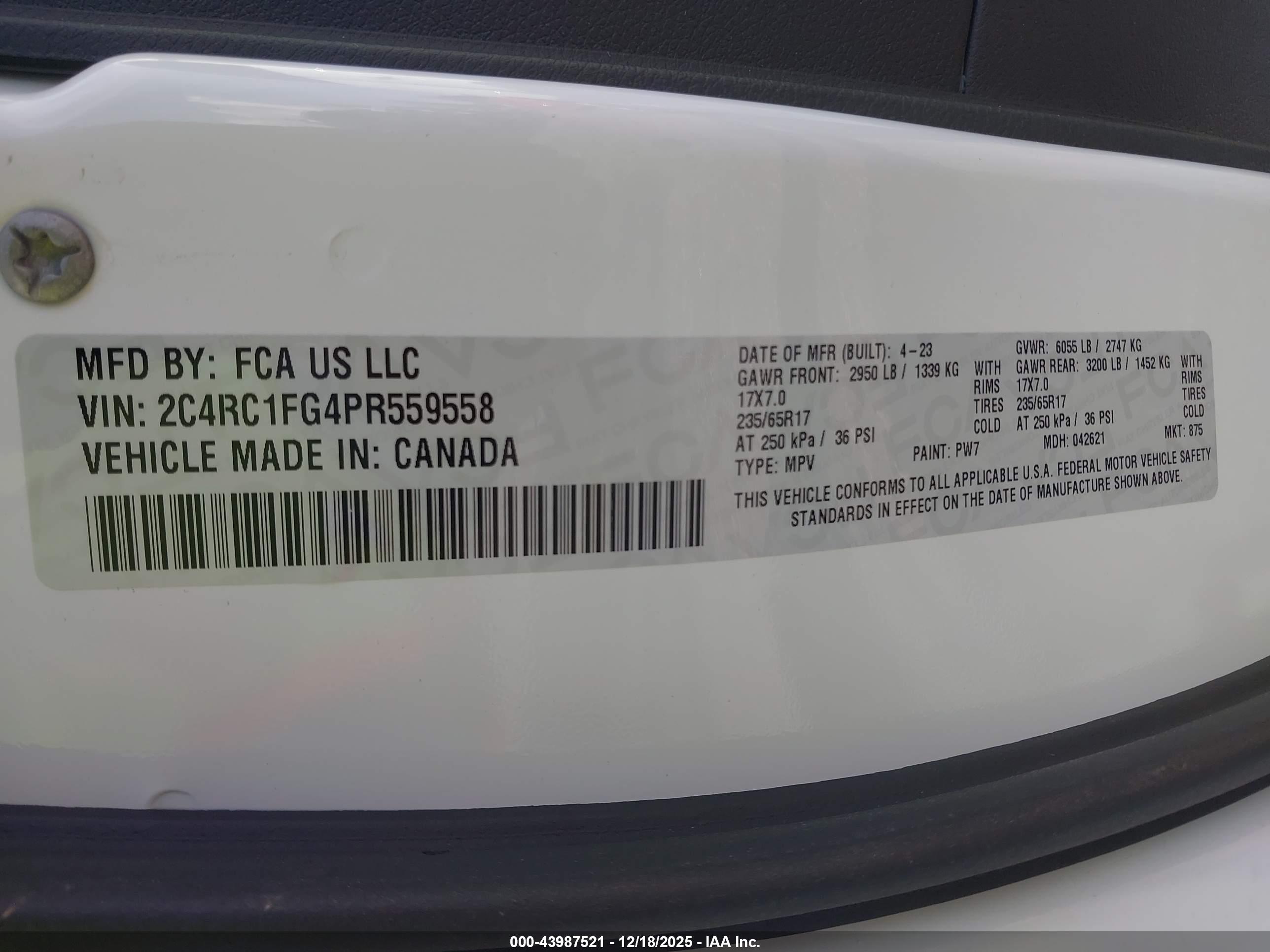 CHRYSLER PACIFICA image 9