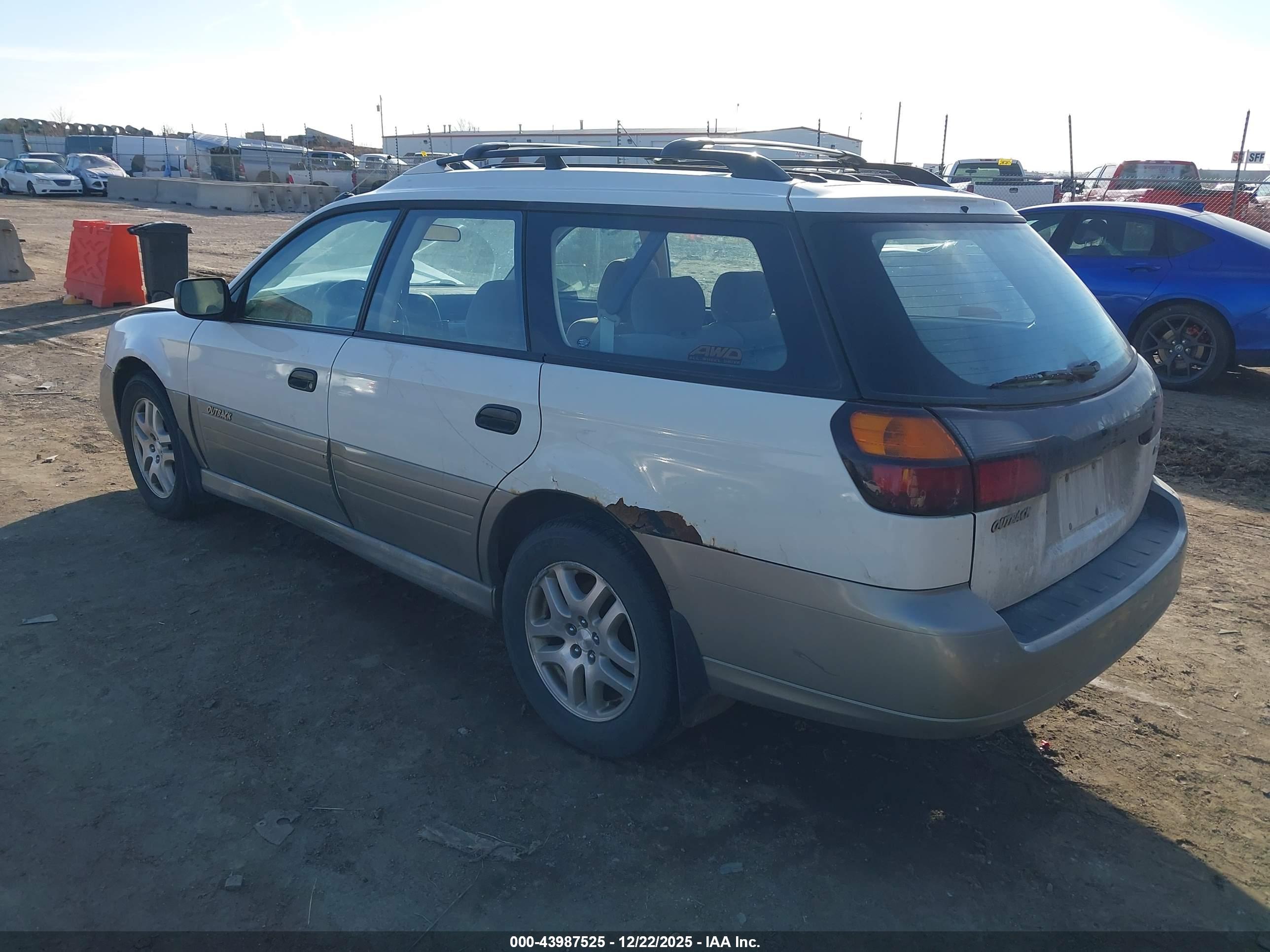 SUBARU OUTBACK image 3