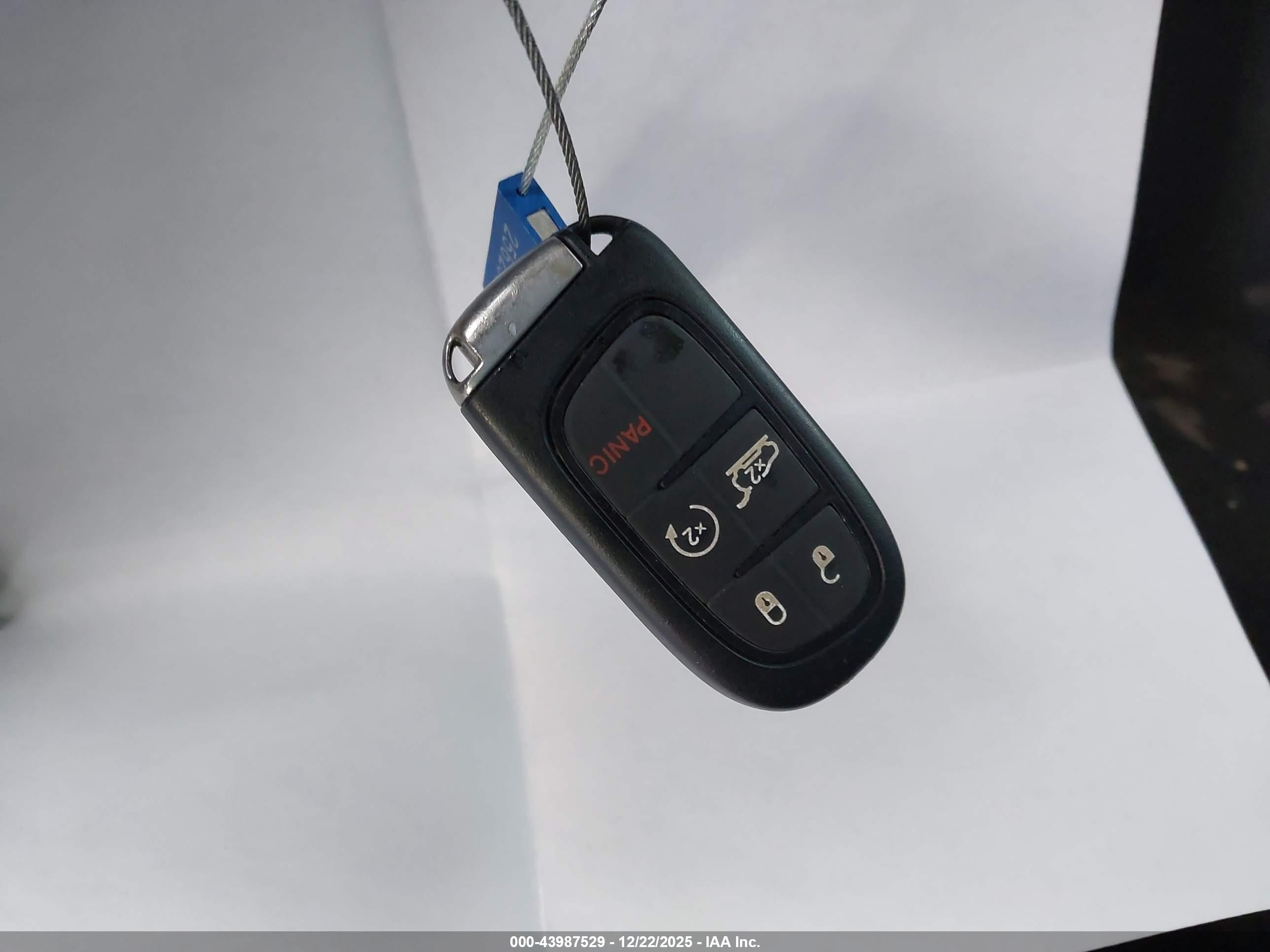 JEEP CHEROKEE image 11