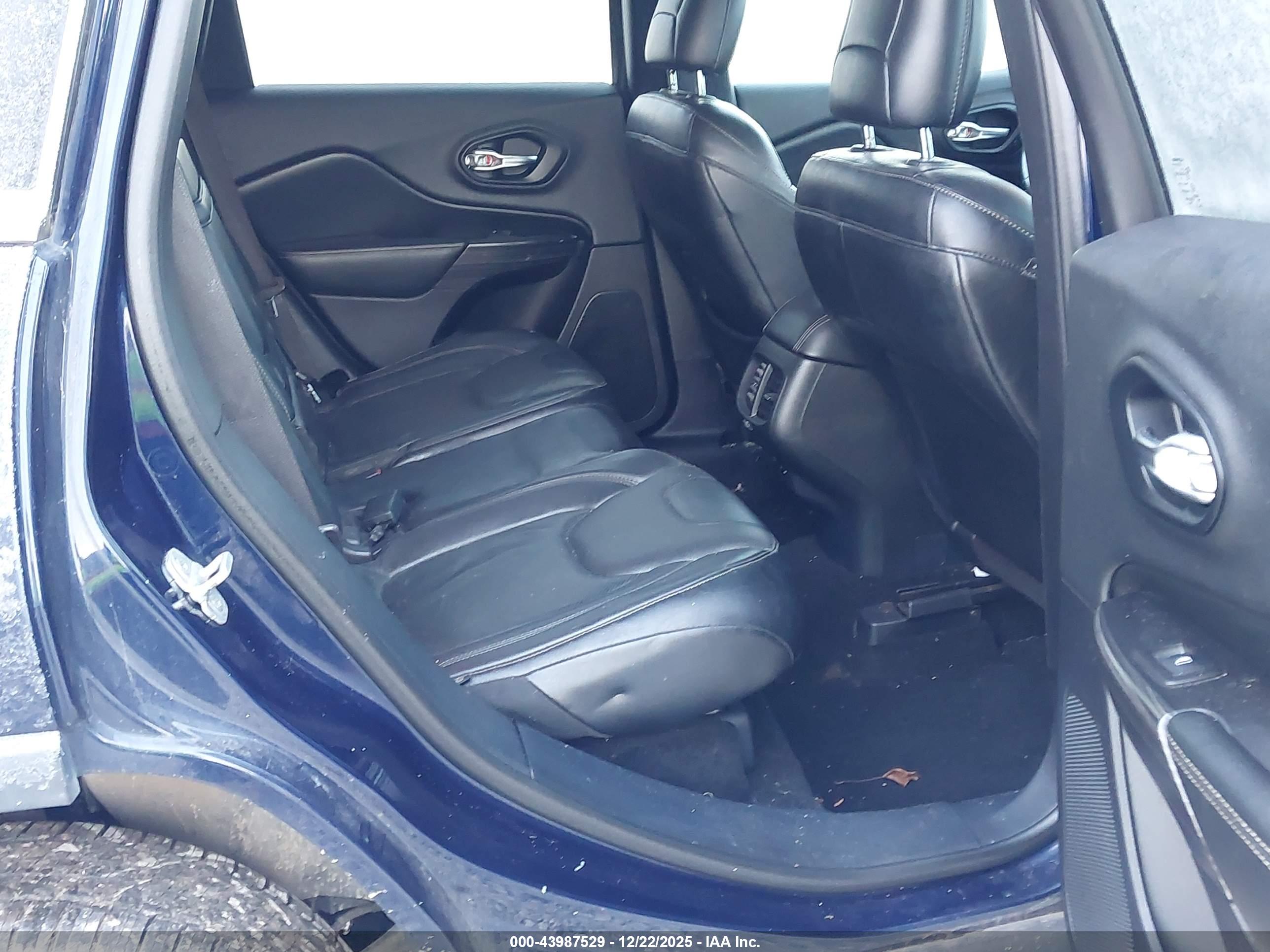 JEEP CHEROKEE image 8