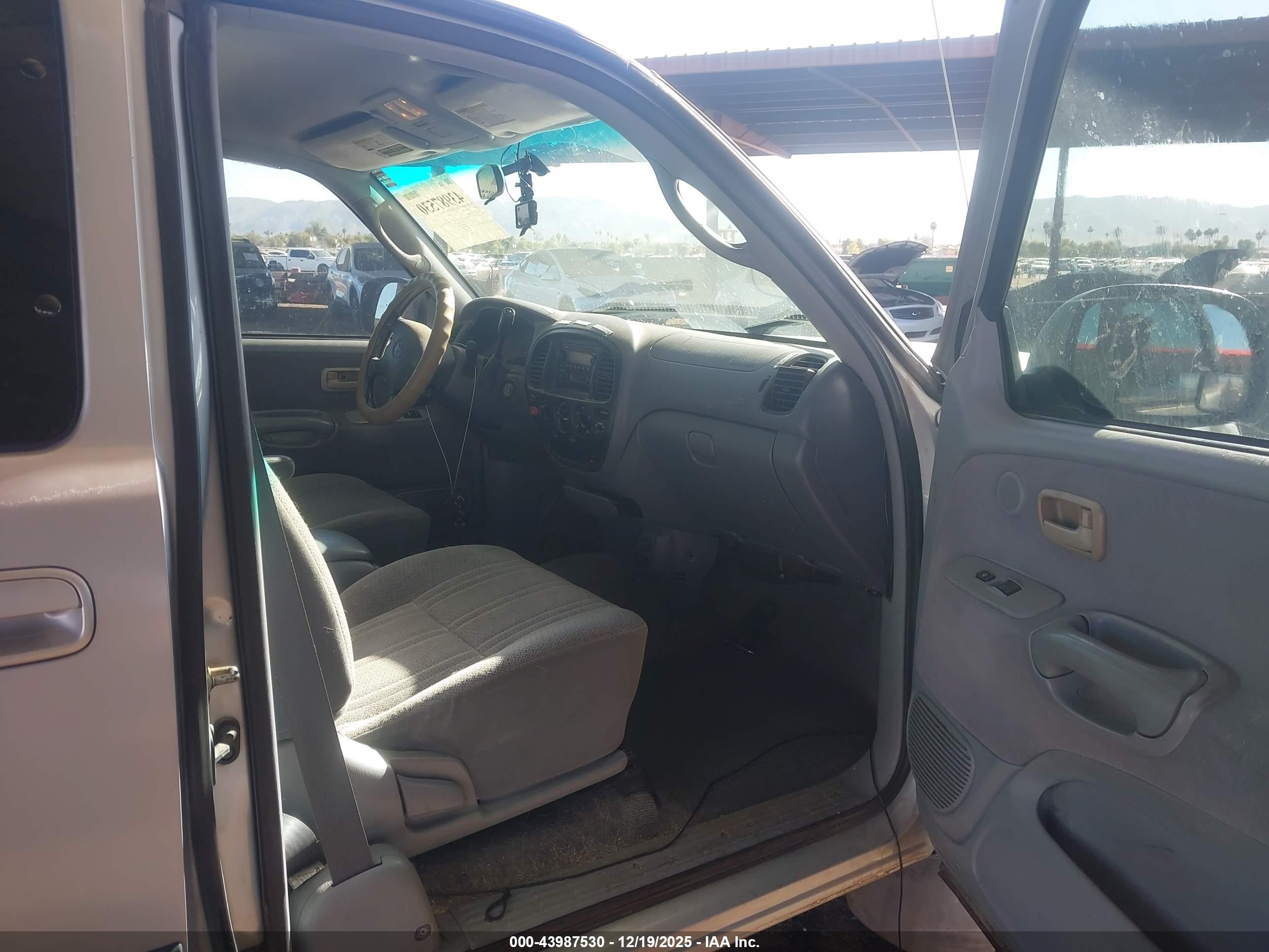 TOYOTA TUNDRA image 5