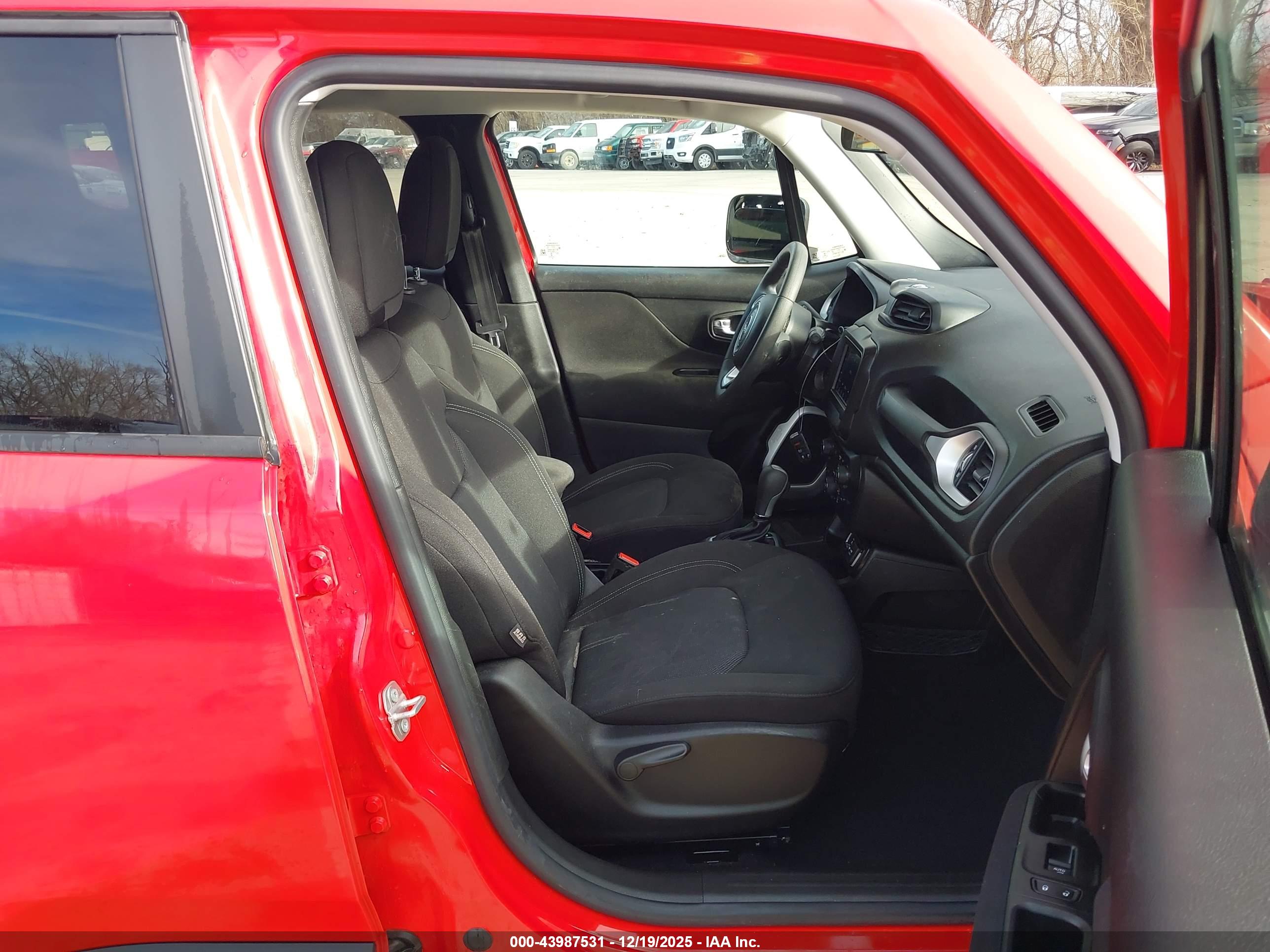 JEEP RENEGADE image 5