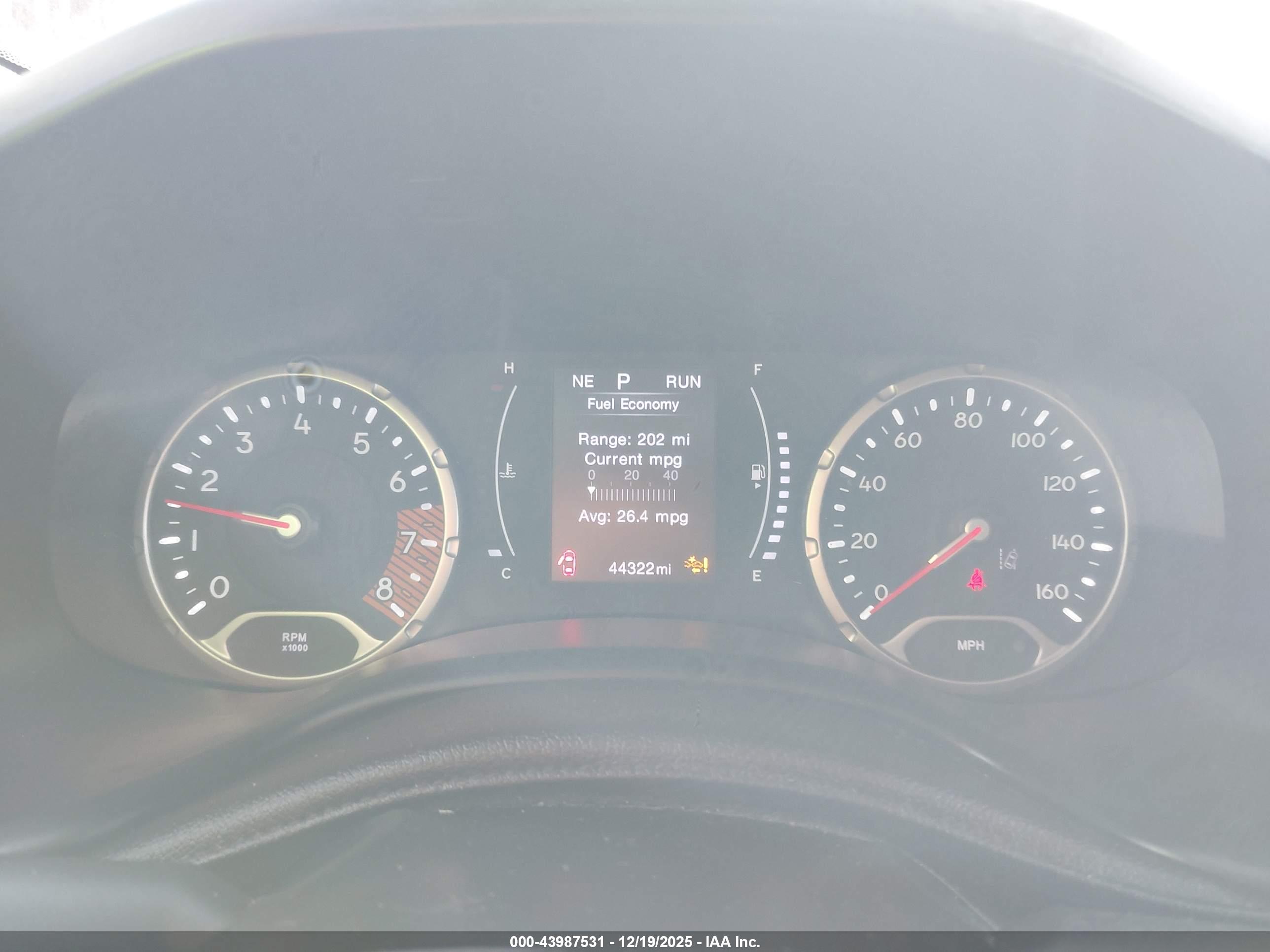 JEEP RENEGADE image 7