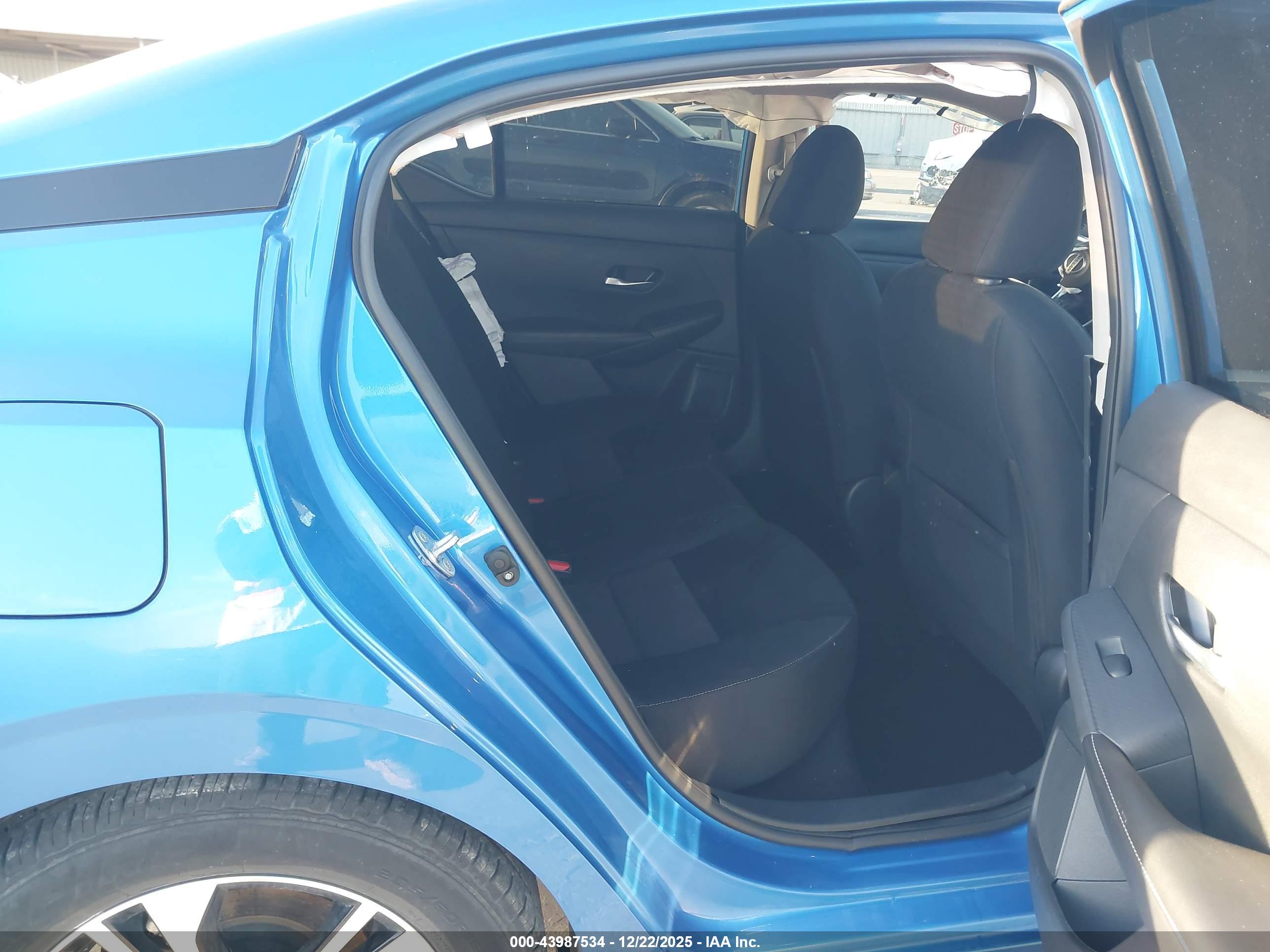NISSAN SENTRA image 8