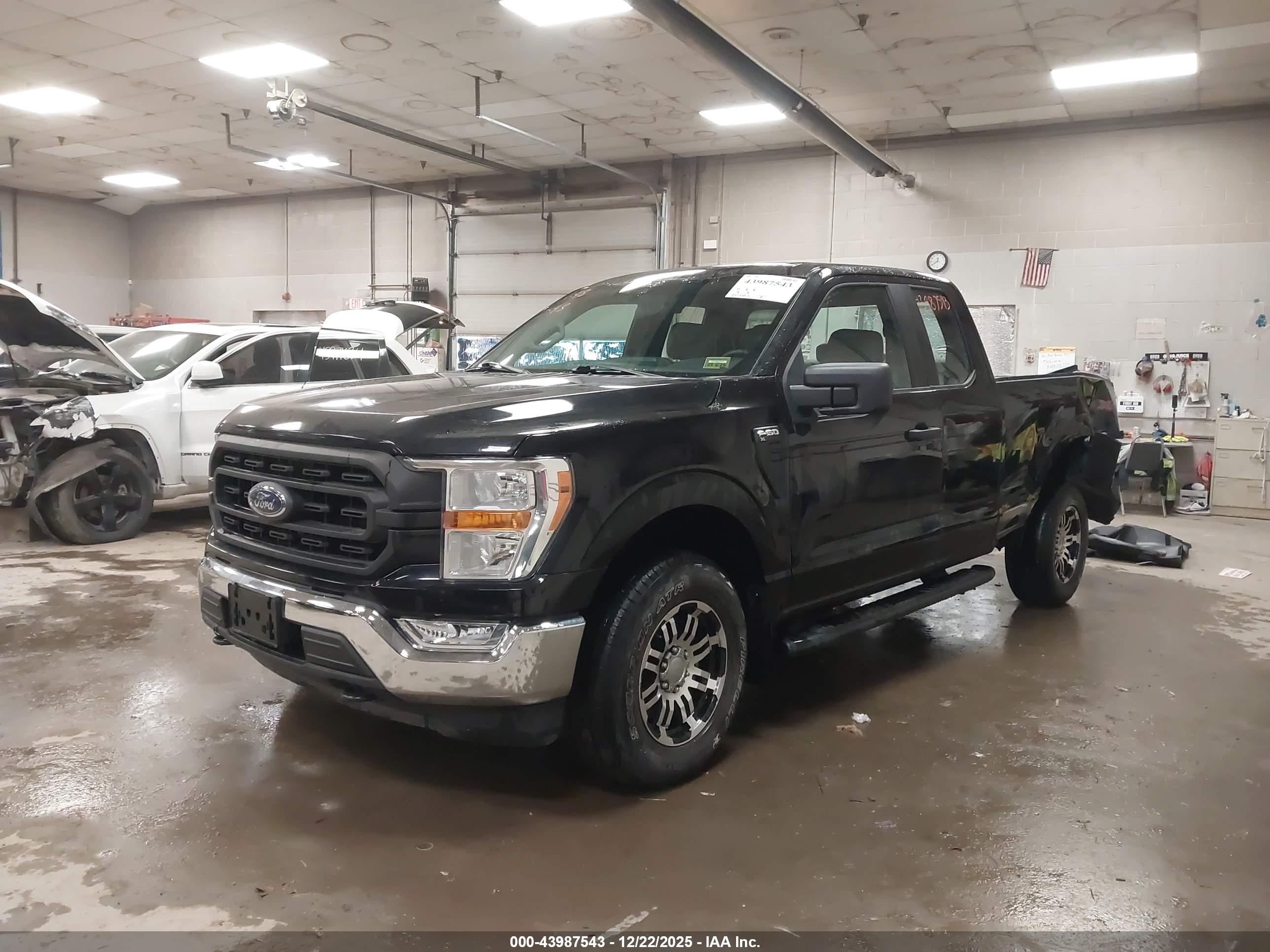 FORD F-150 image 2