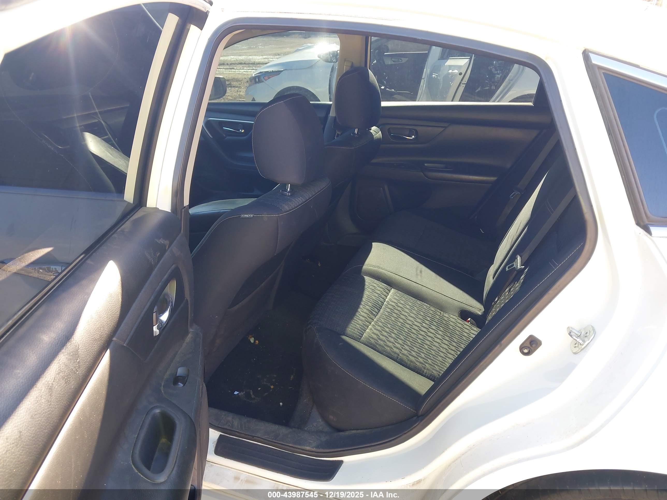 NISSAN ALTIMA image 8