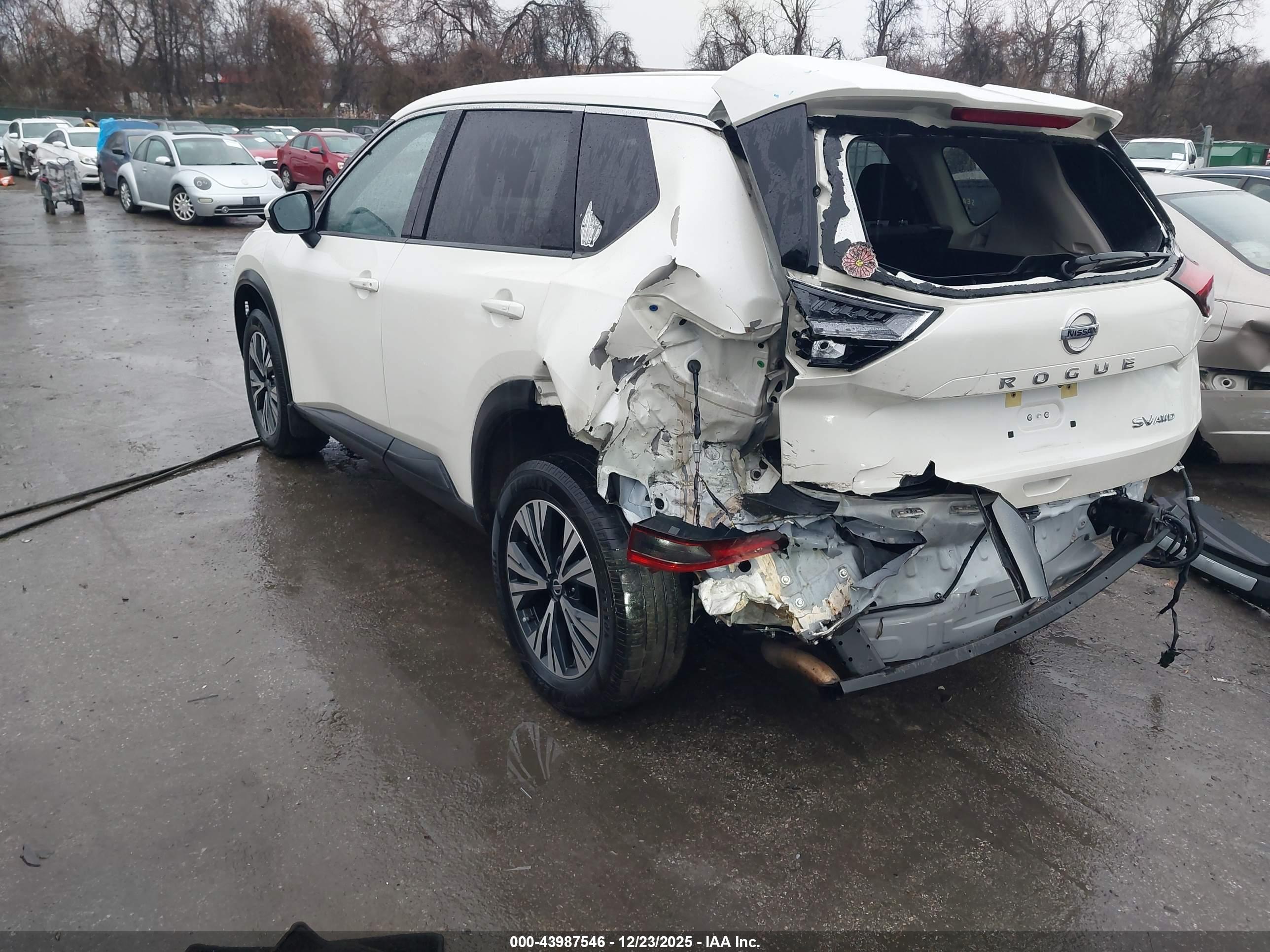 NISSAN ROGUE image 3