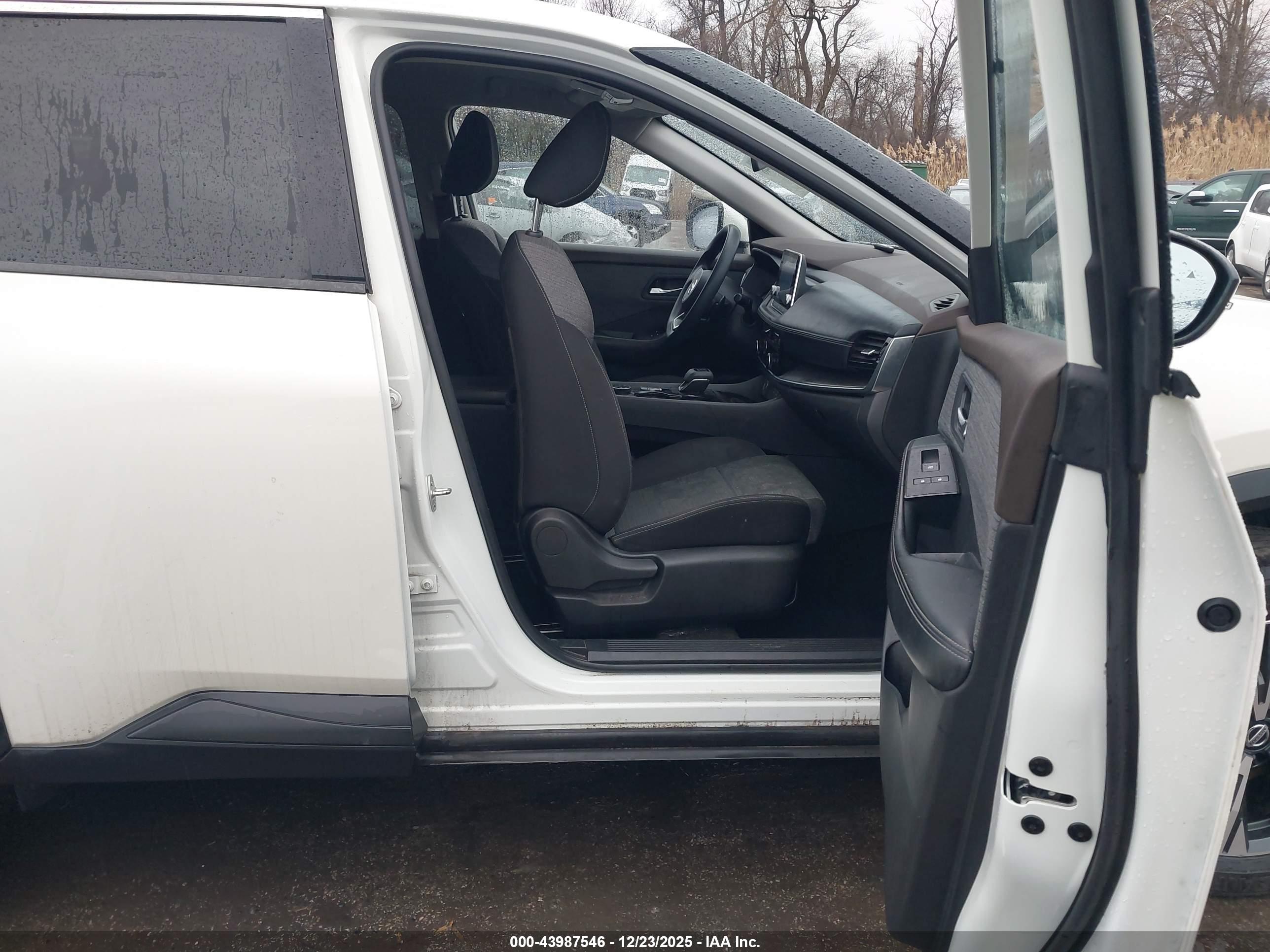 NISSAN ROGUE image 5