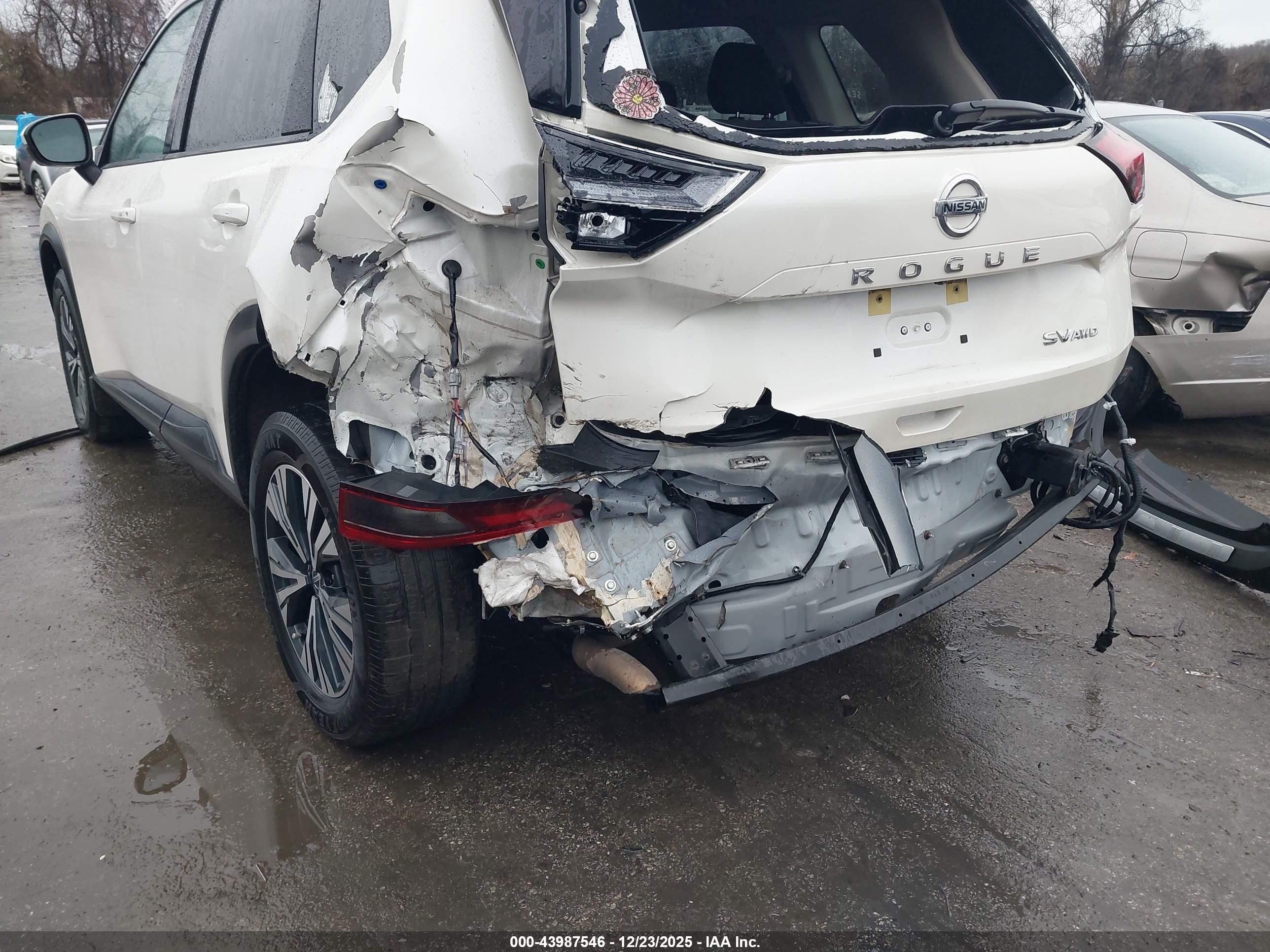 NISSAN ROGUE image 6