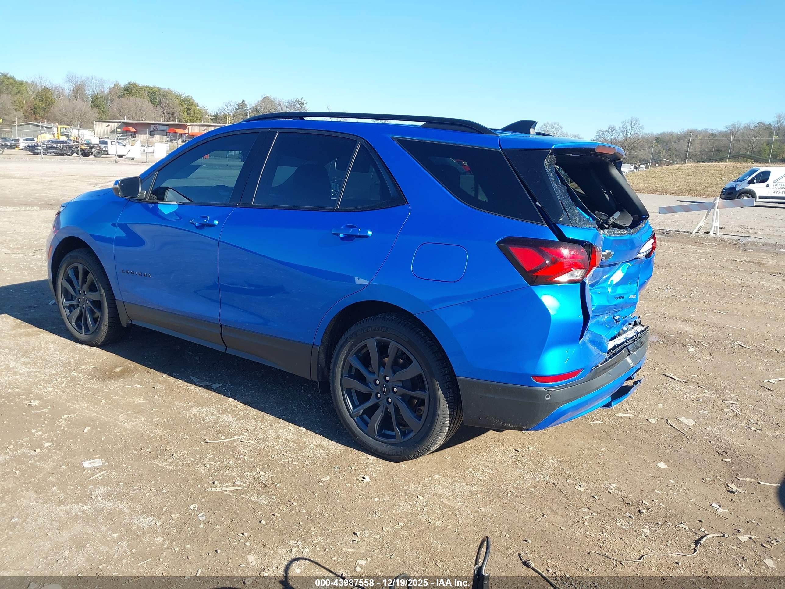 CHEVROLET EQUINOX image 3