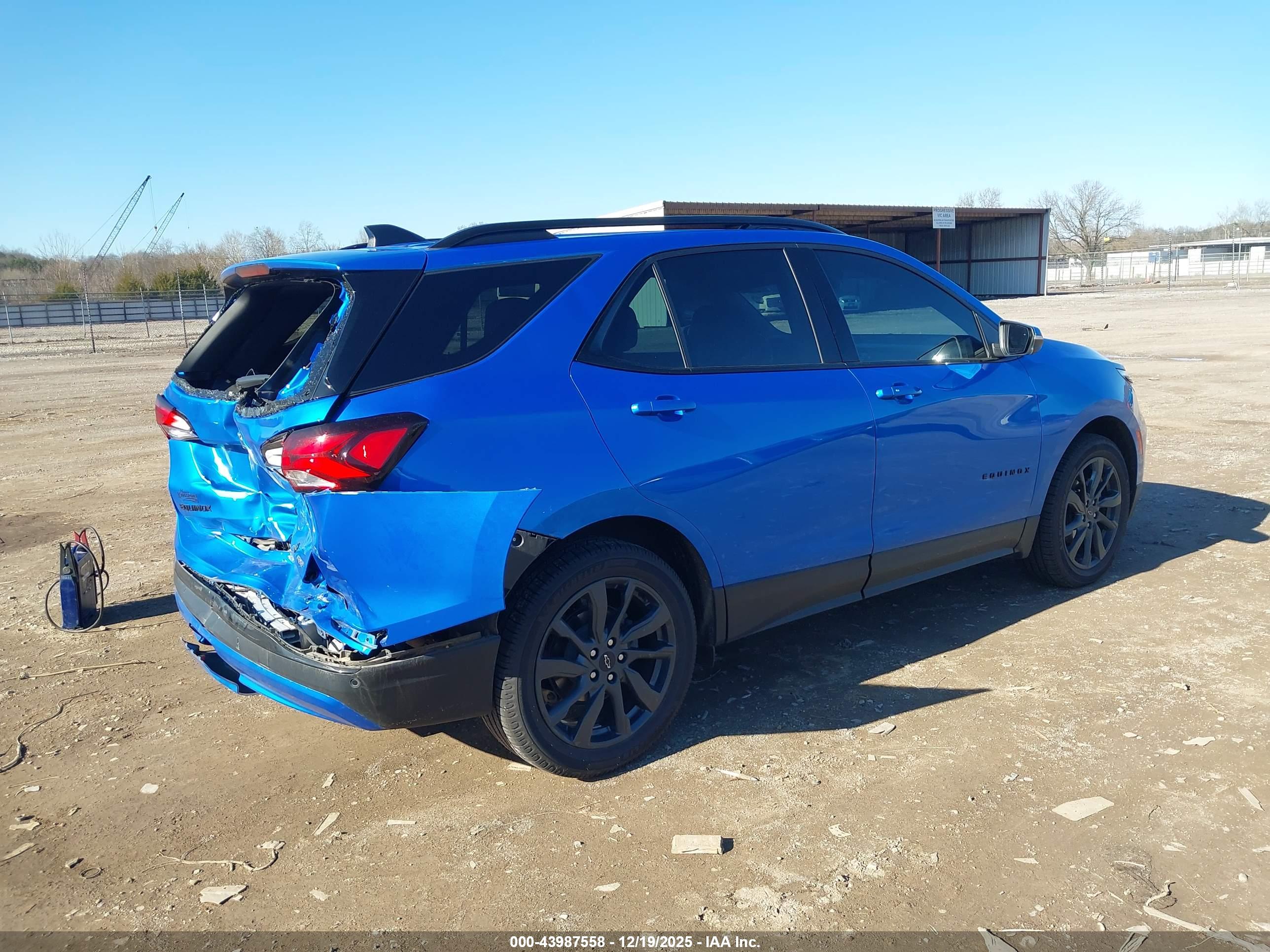 CHEVROLET EQUINOX image 4