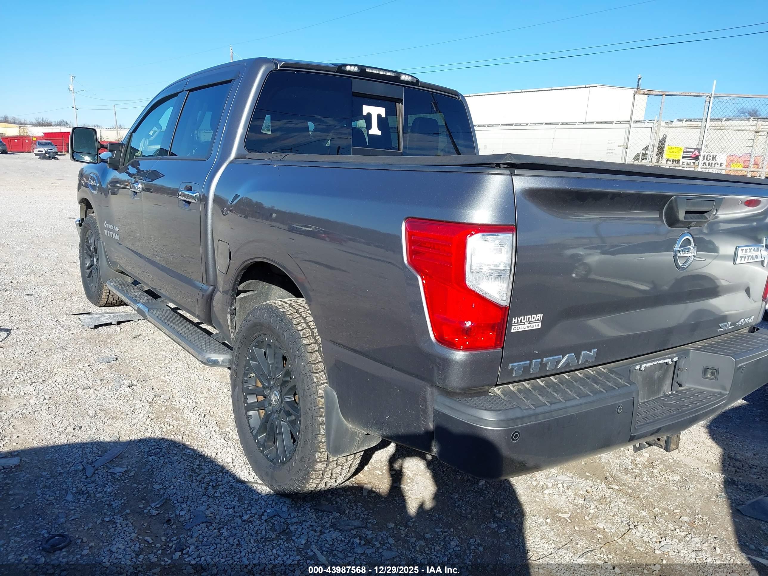 NISSAN TITAN image 3