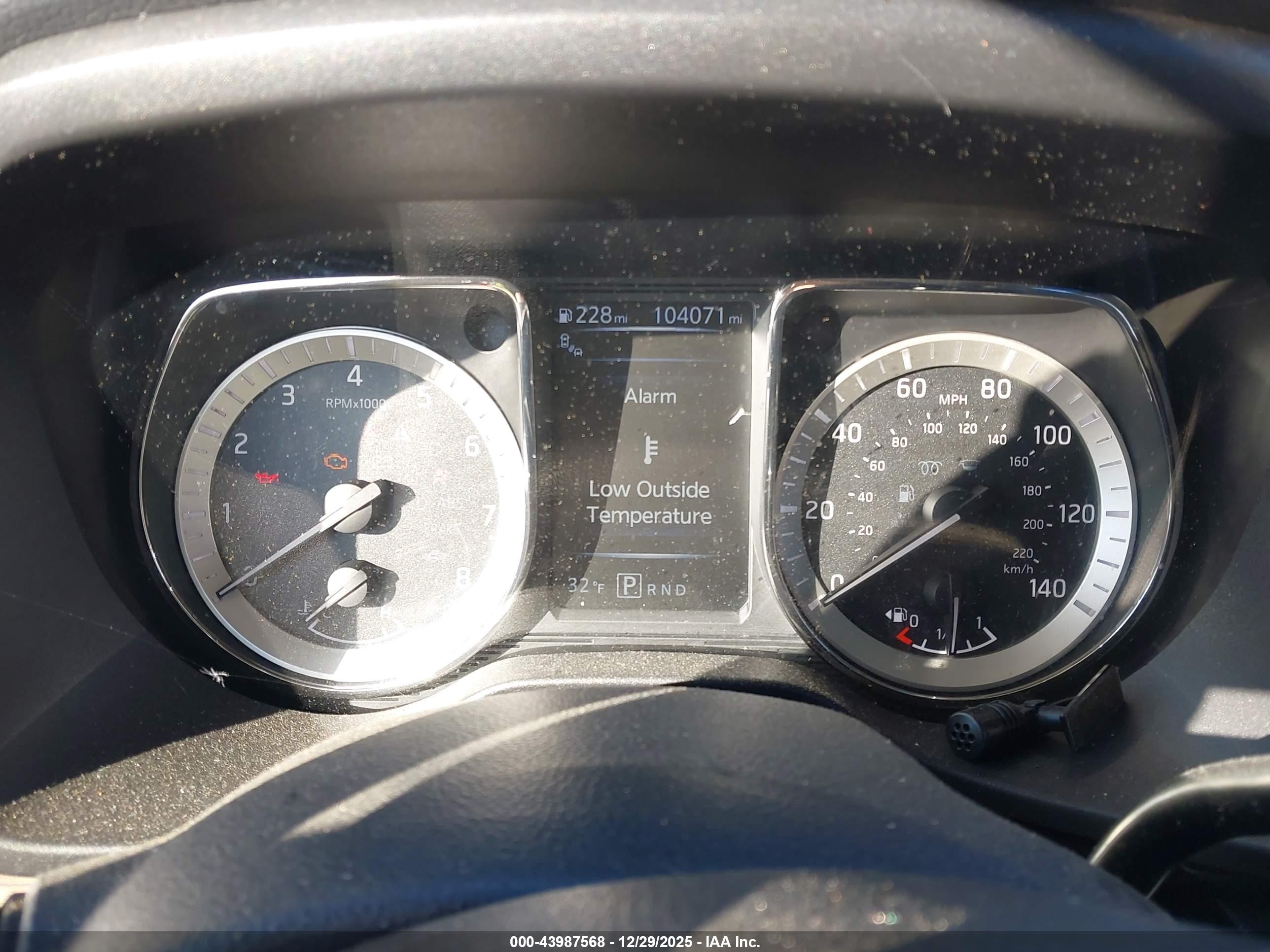 NISSAN TITAN image 7