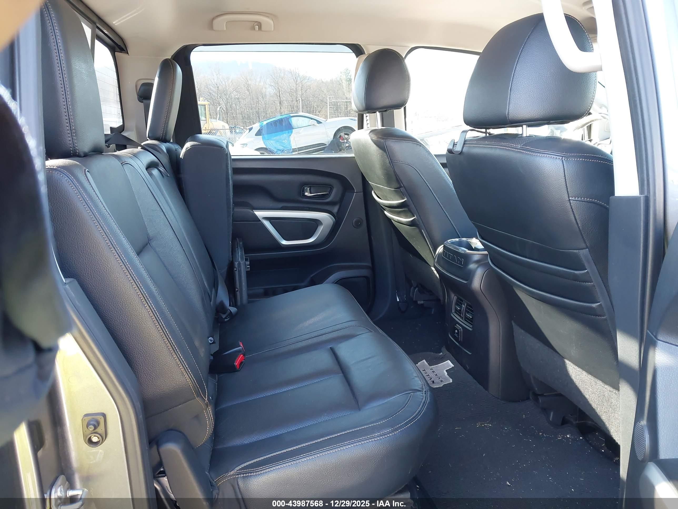 NISSAN TITAN image 8