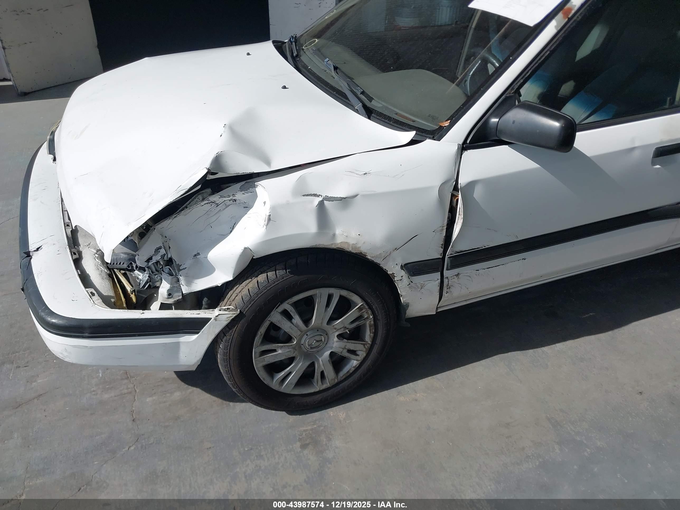 MAZDA PROTEGE image 6