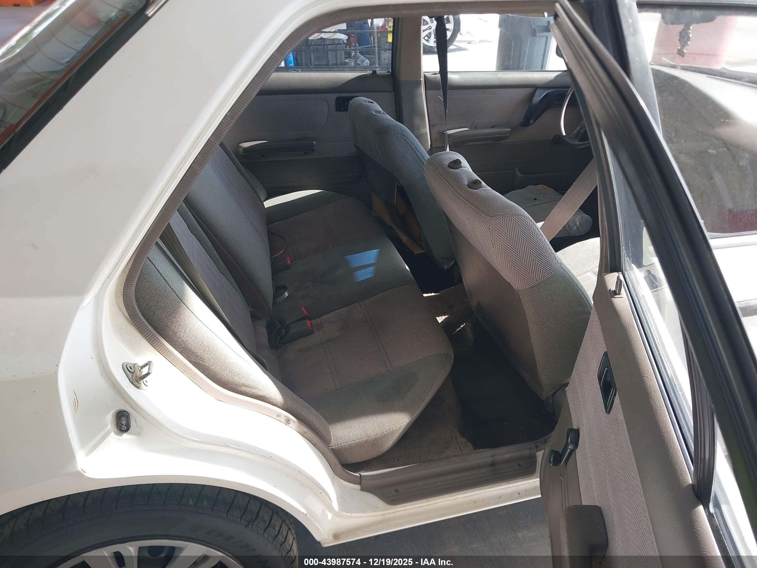 MAZDA PROTEGE image 8