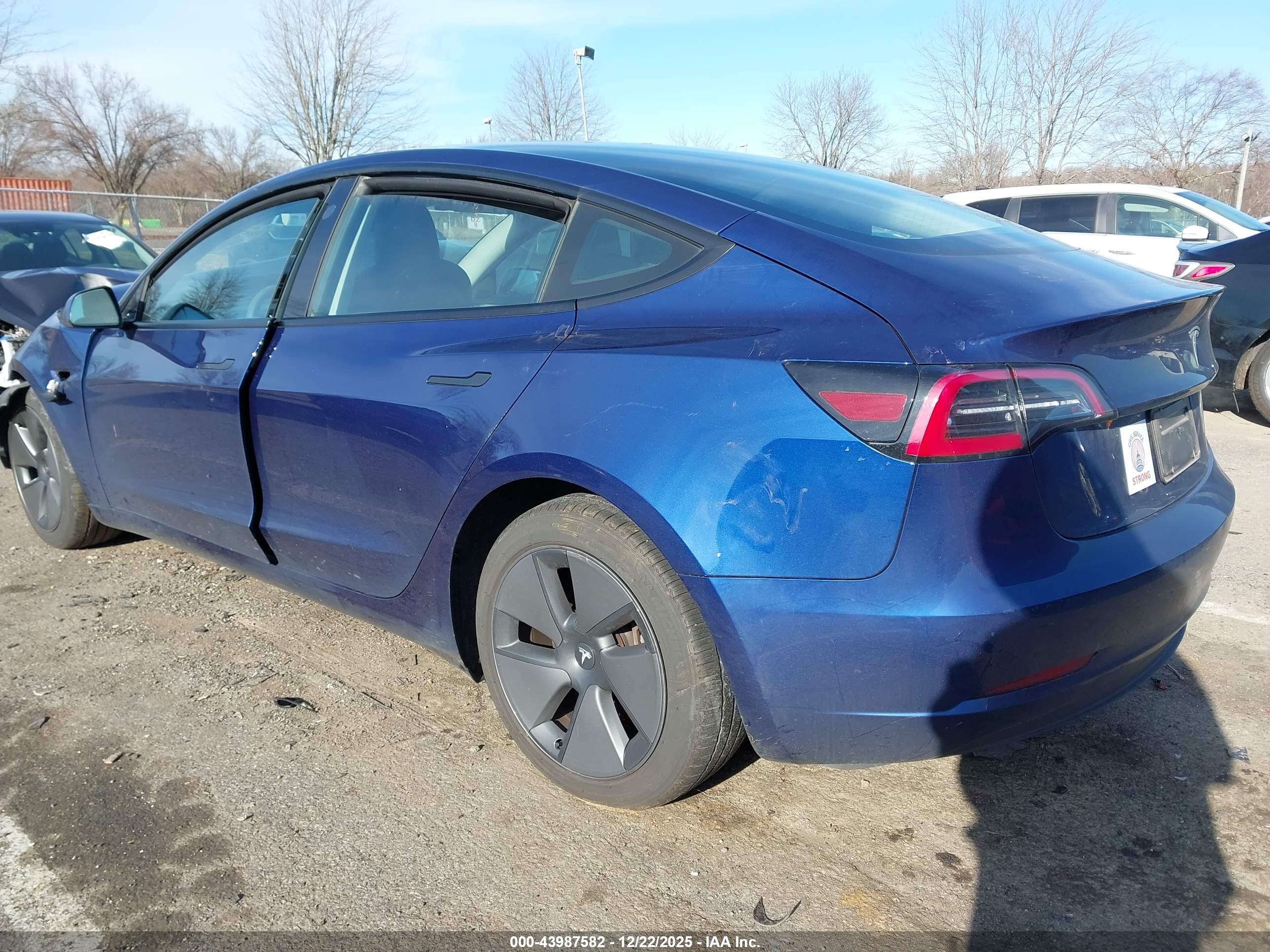 TESLA MODEL image 3