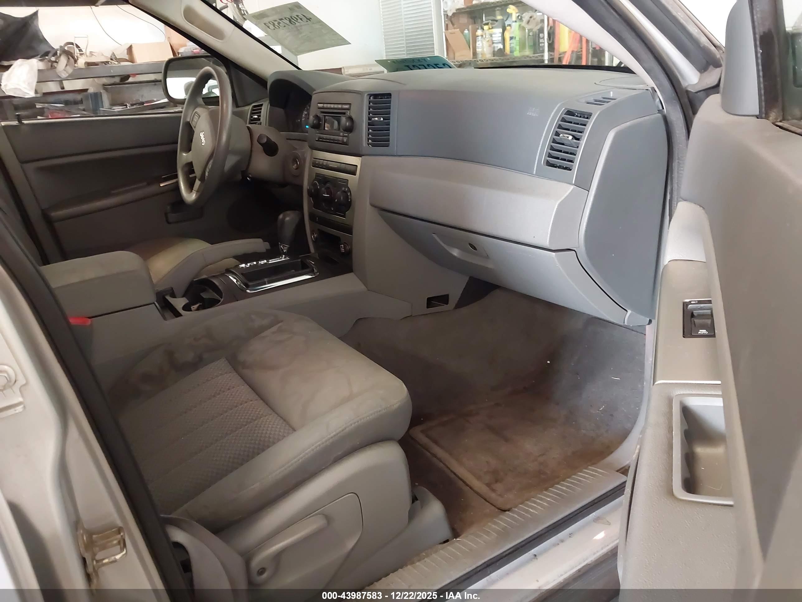 JEEP GRAND image 5