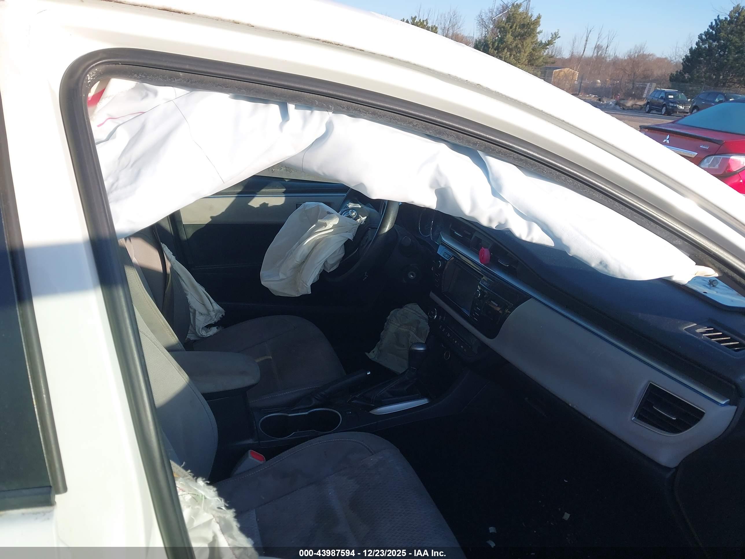 TOYOTA COROLLA image 5