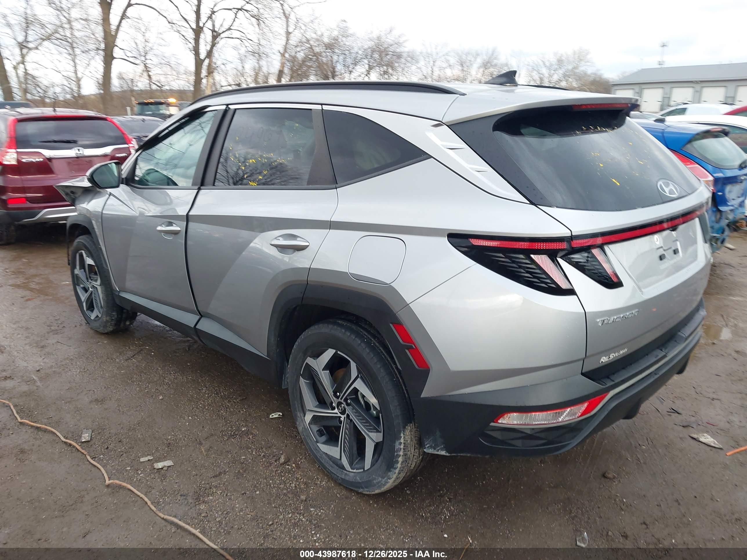 HYUNDAI TUCSON image 3