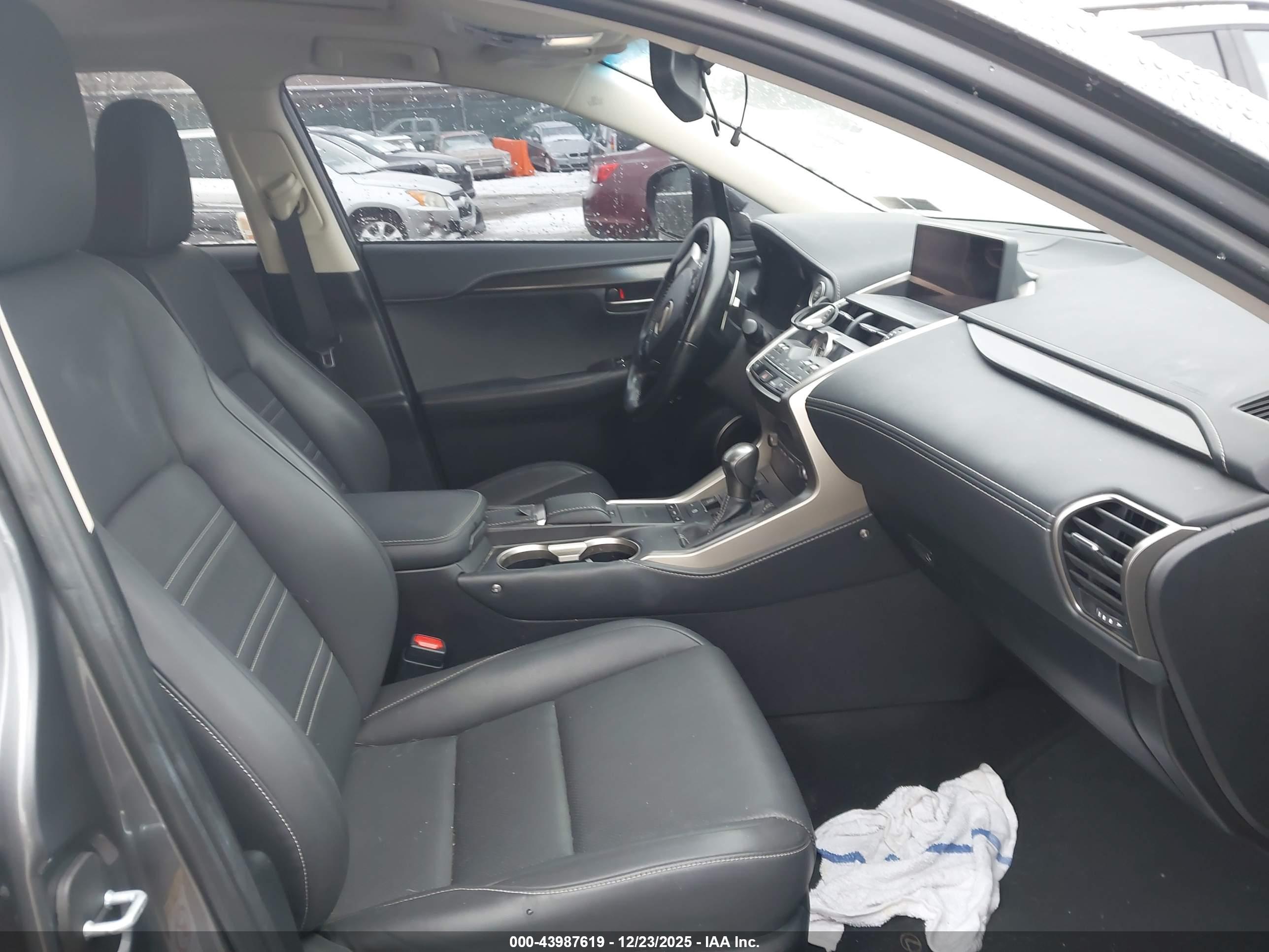 LEXUS NX image 5