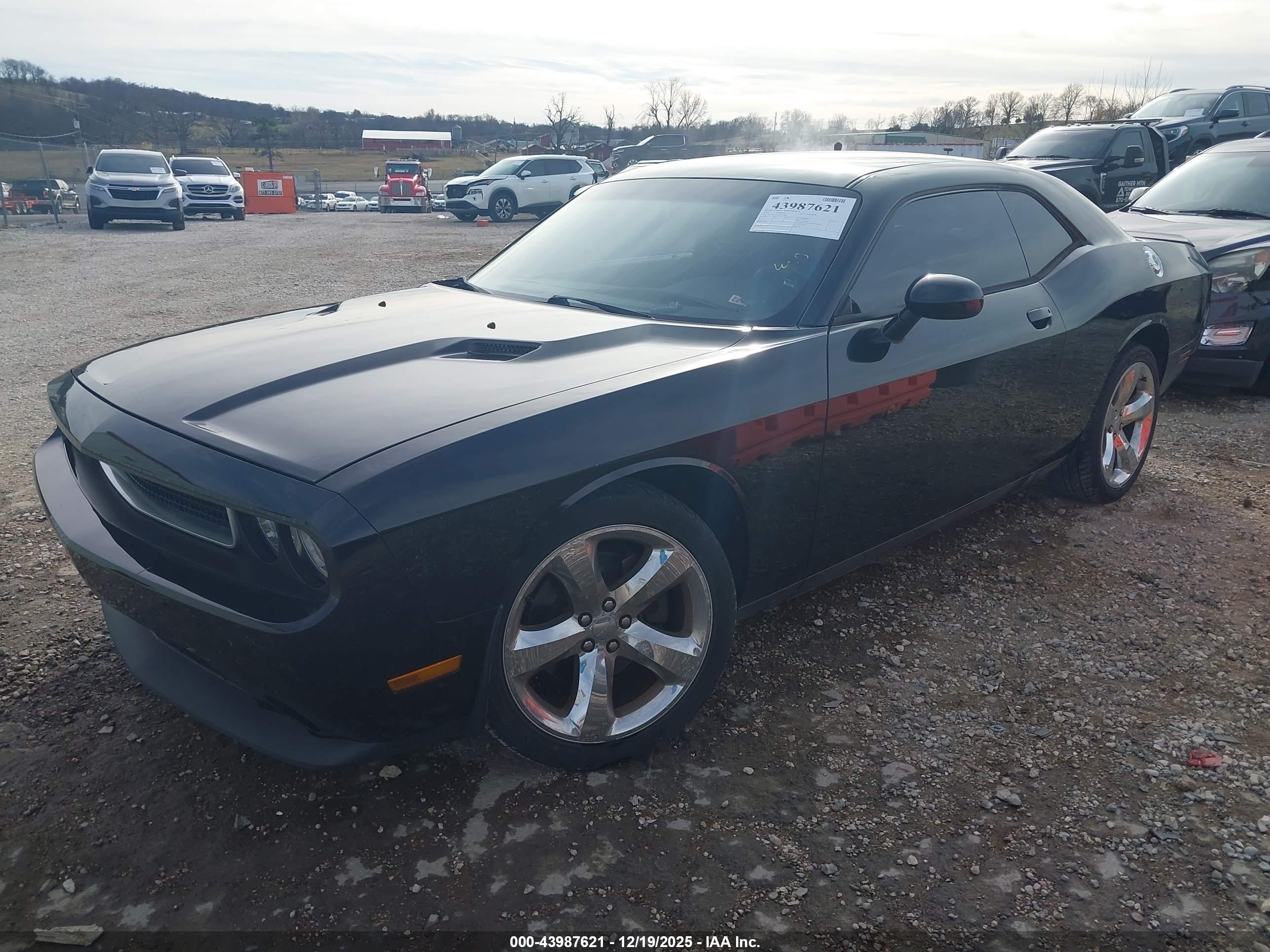 DODGE CHALLENGER image 2