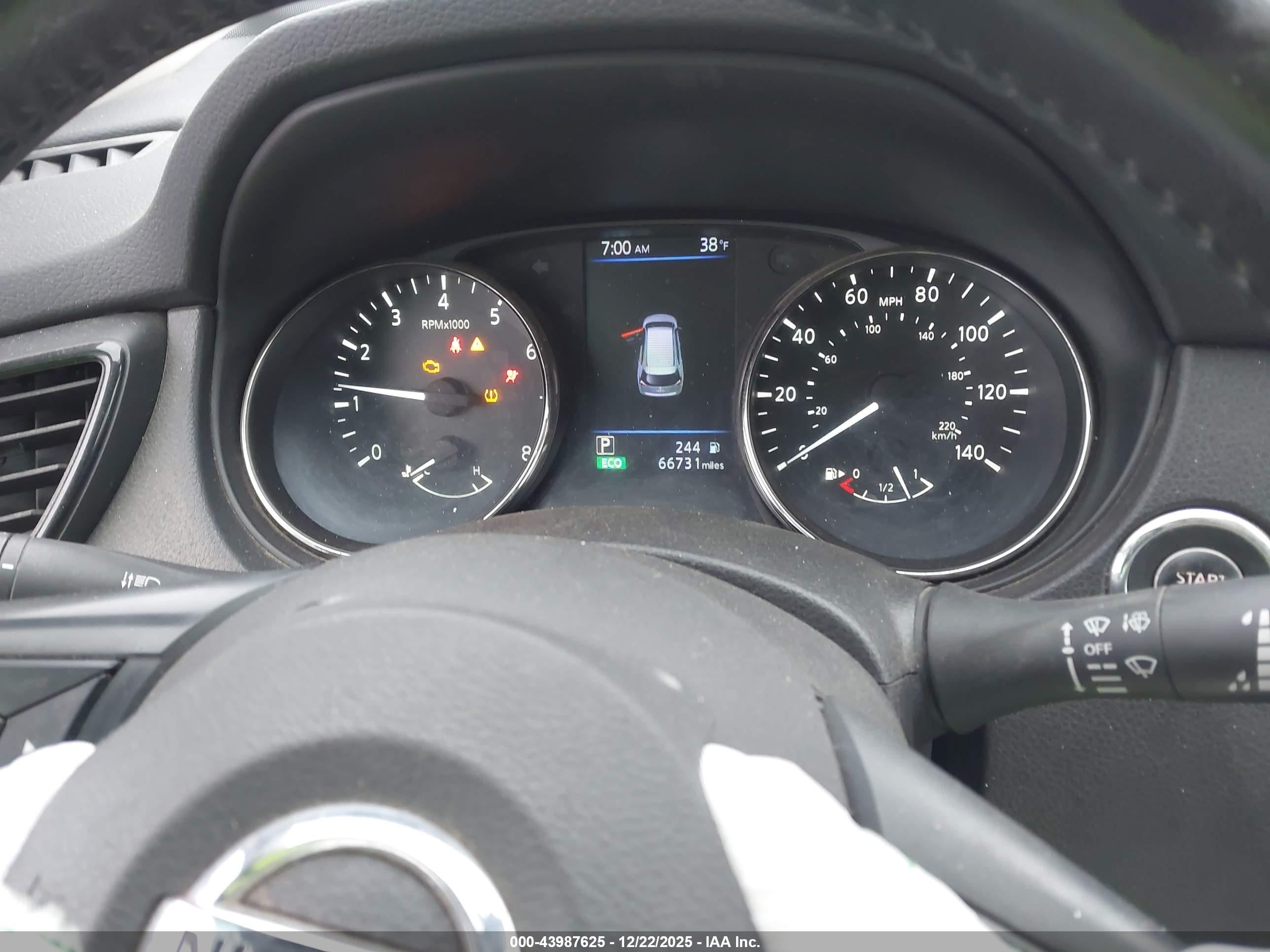 NISSAN ROGUE image 7