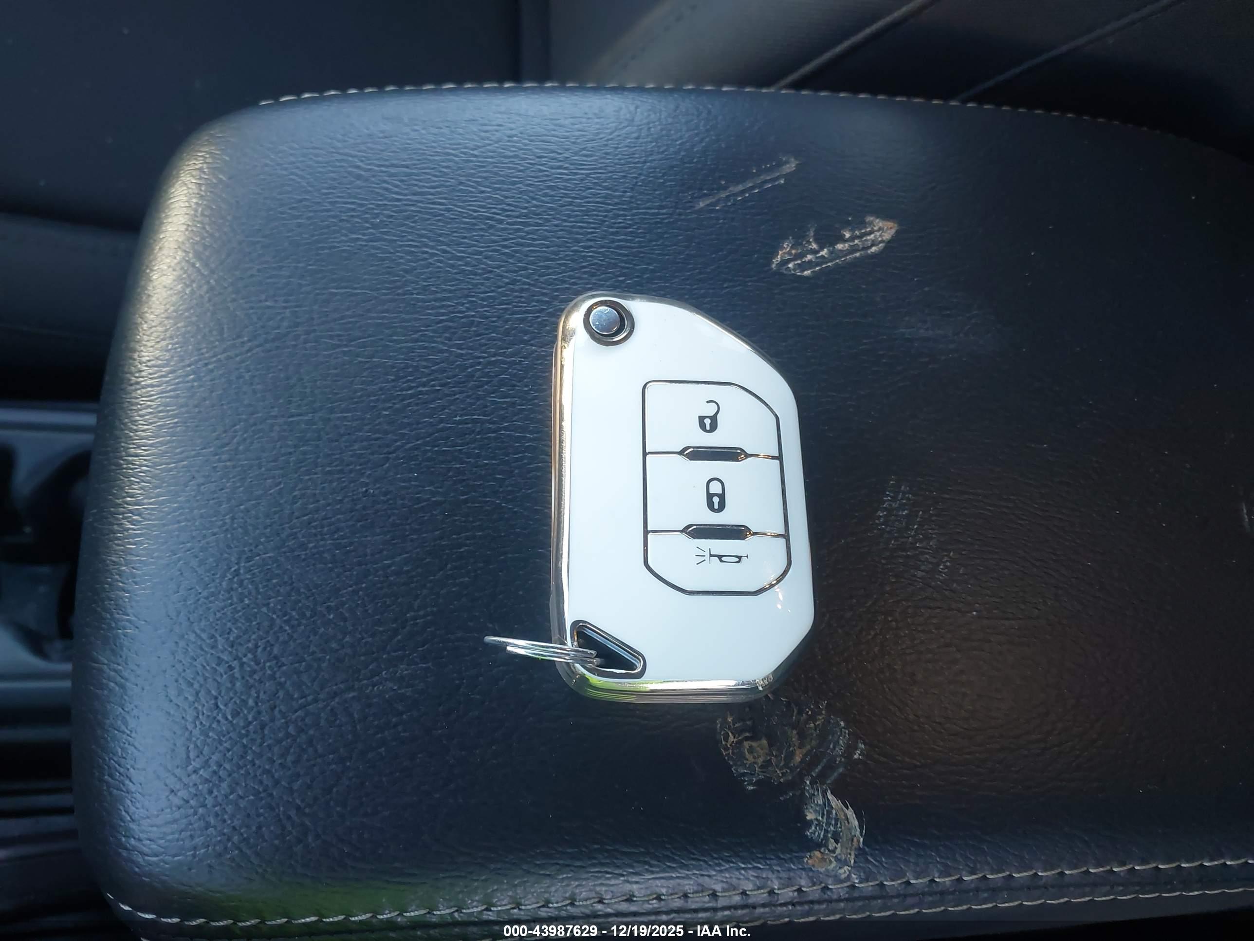 JEEP WRANGLER image 11