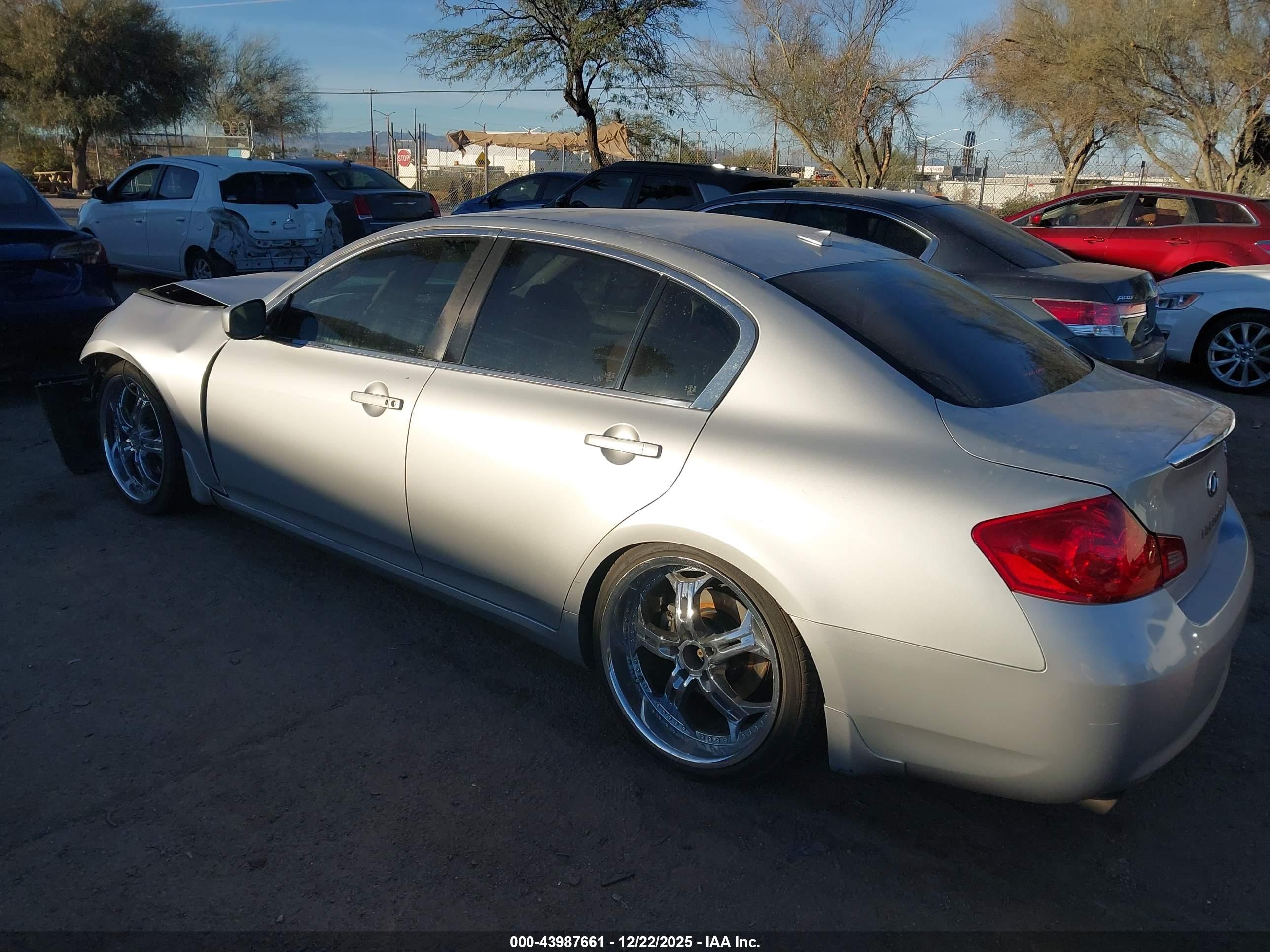 INFINITI G37 image 3